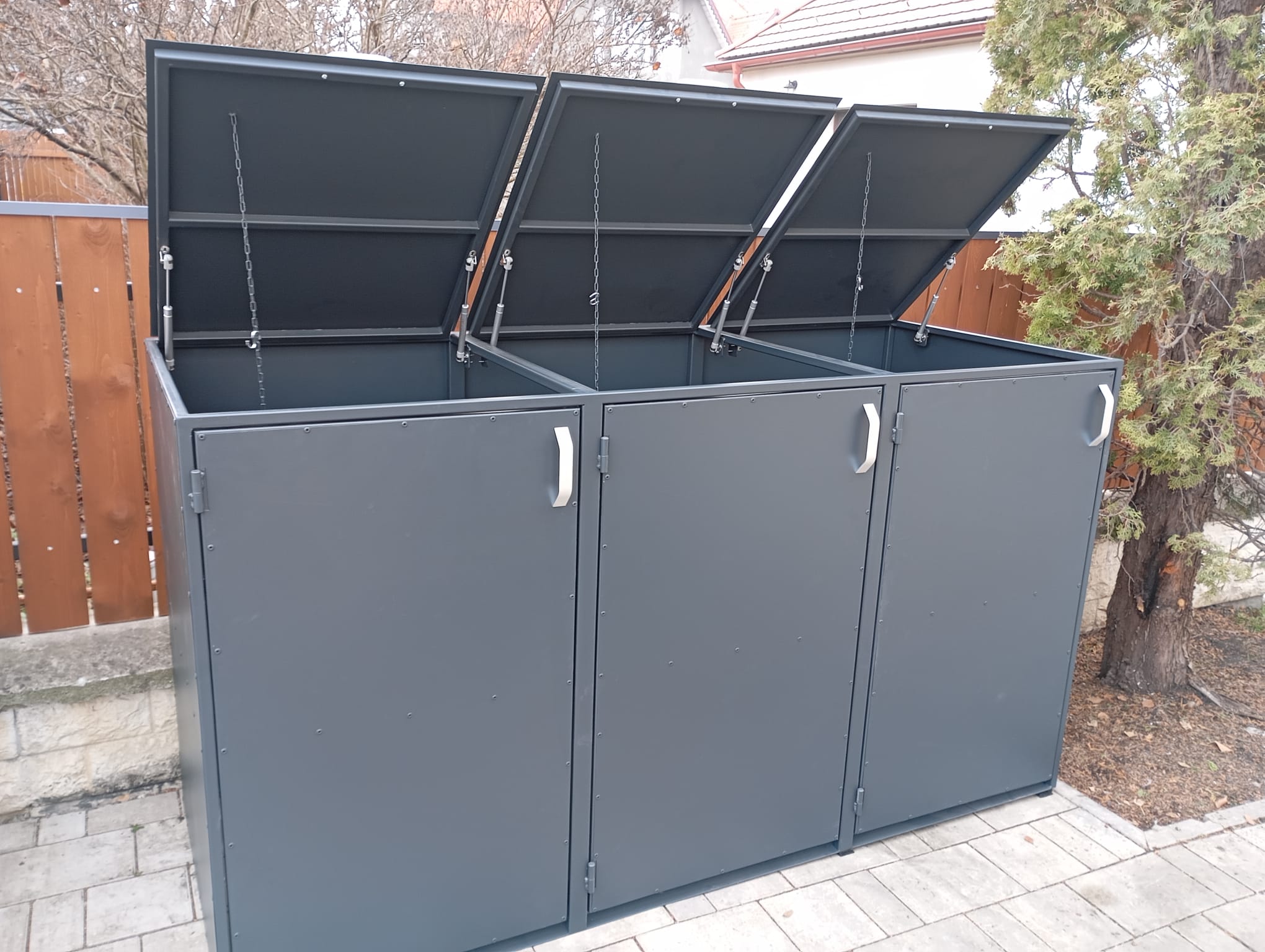 Szemetes tároló - Dulap pentru pubele - Trash bin cabinet