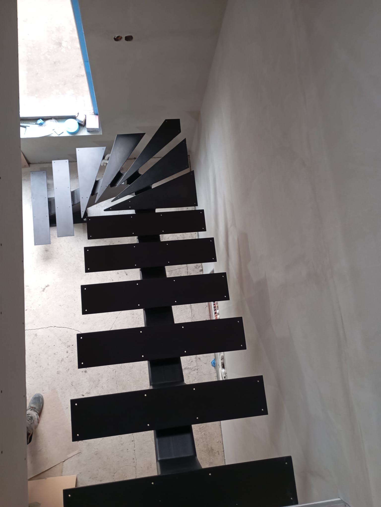 Csavart lépcső - Scară elicoidală - Helical staircase