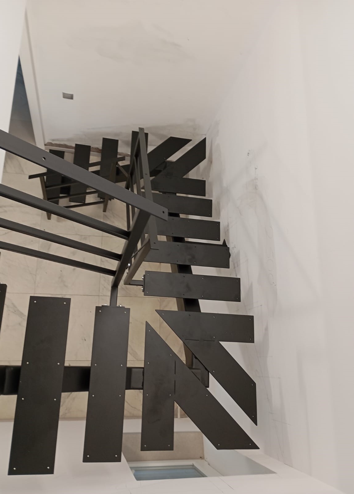 "U" alakú lépcső - Scară "U" - "U" shaped staircase