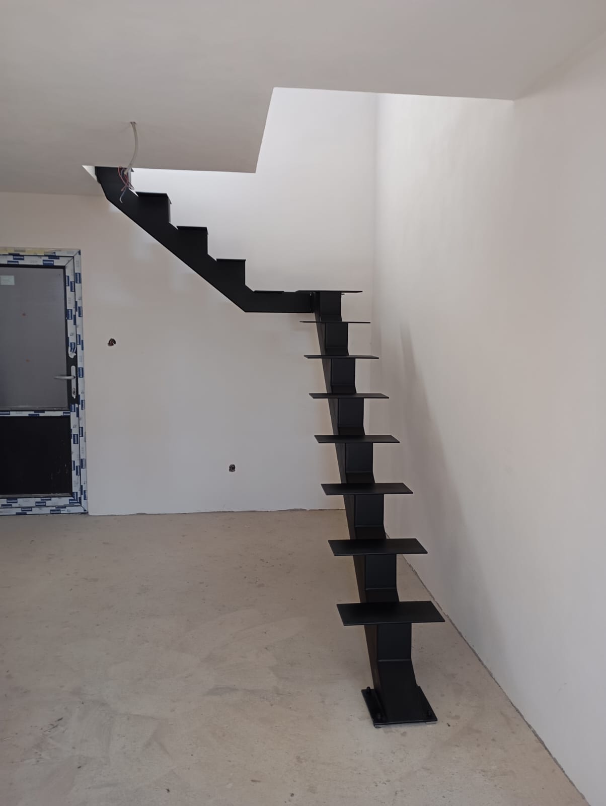 "Szkt" lépcső - Scară "Cat"  - "Cat" staircase 