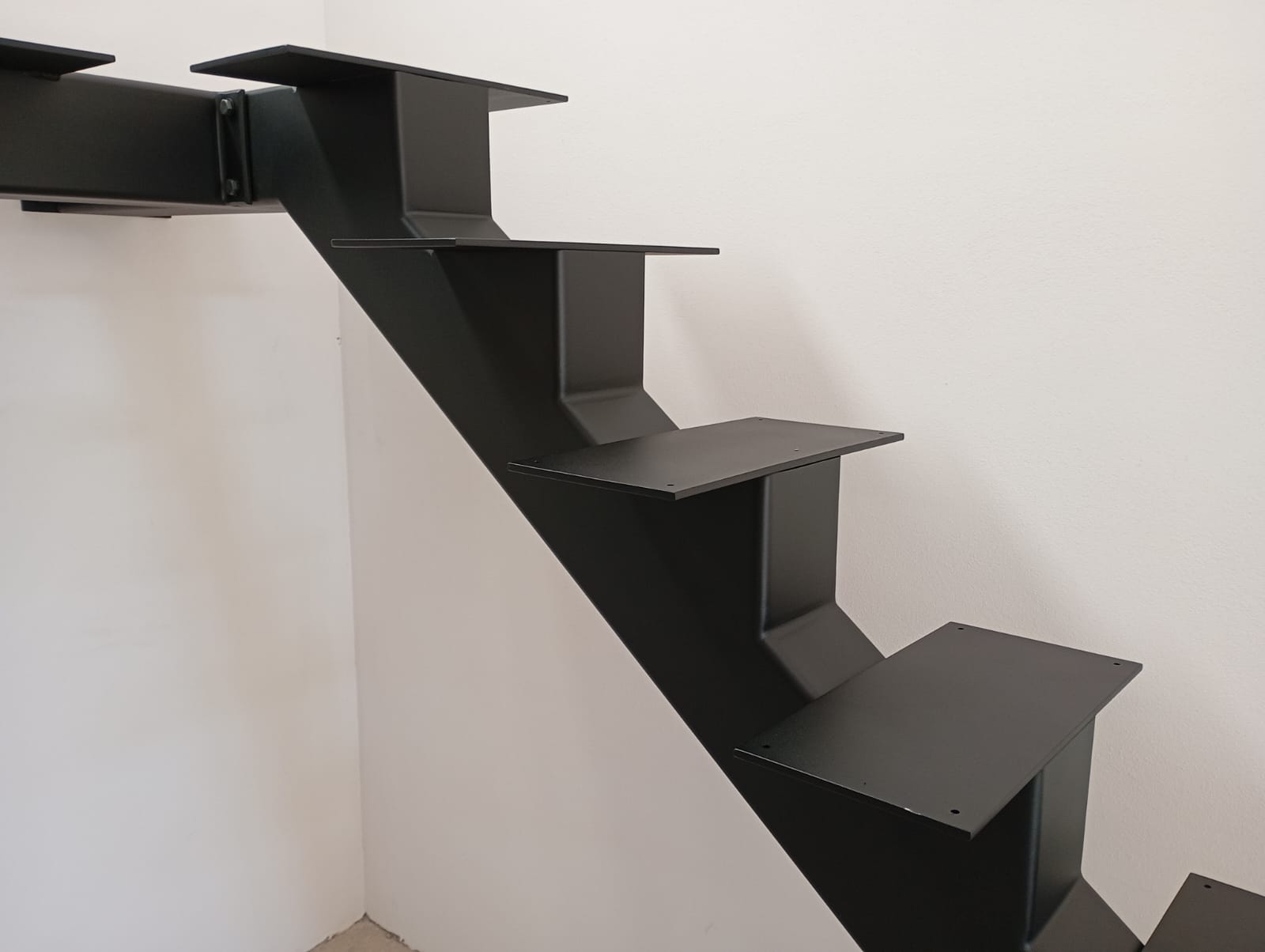 "Szkt" lépcső - Scară "Cat"  - "Cat" staircase 