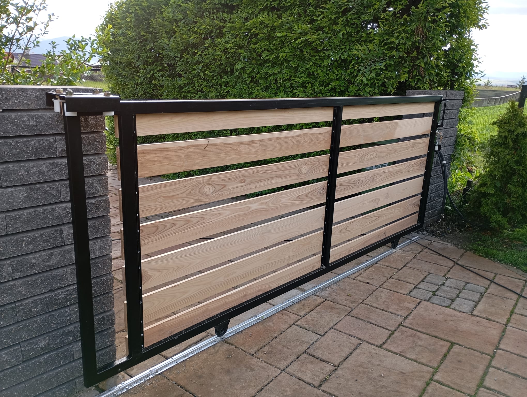 Tolókapu - Poartă culisantă - Sliding gate