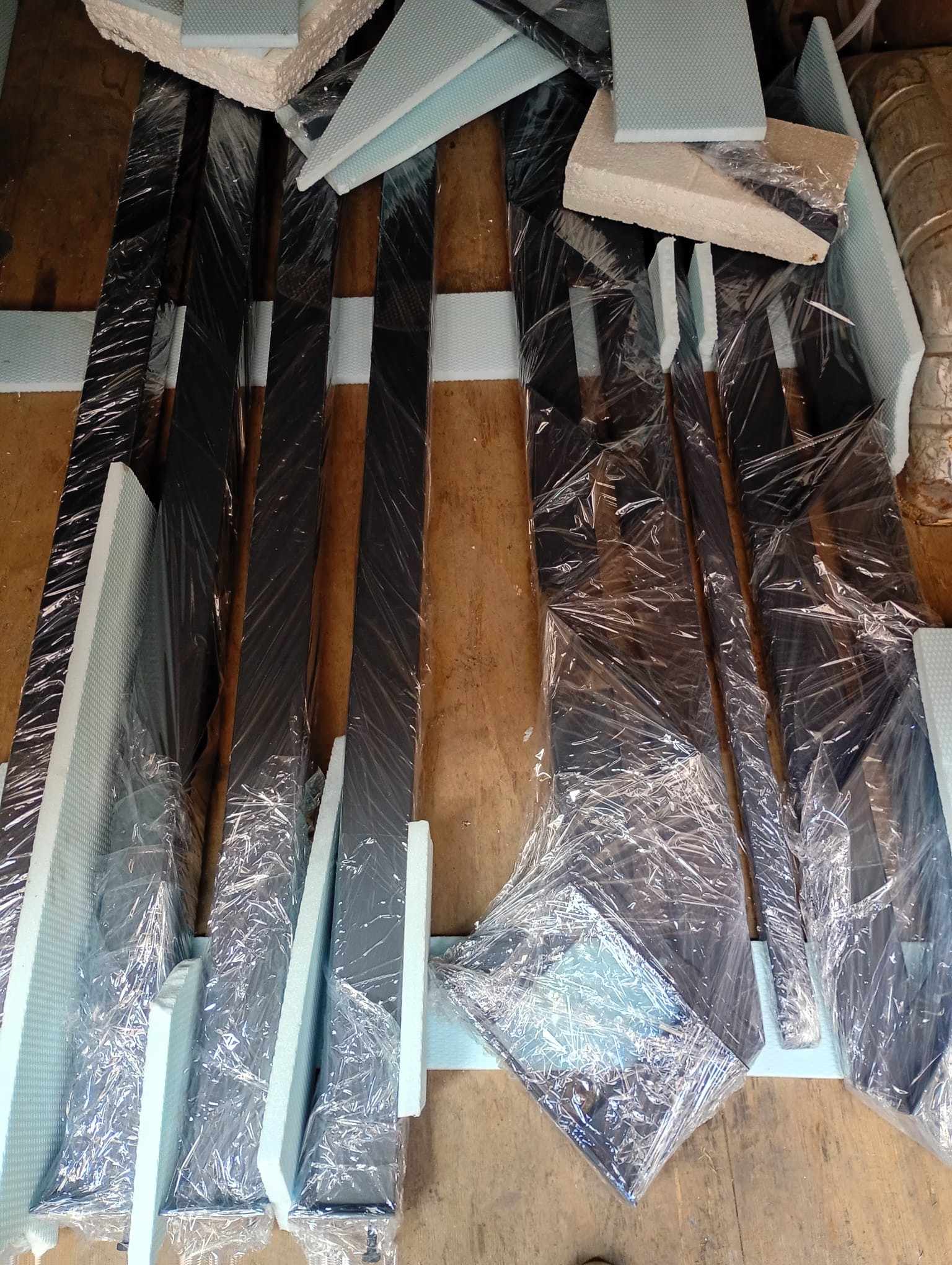 Kültéri fém lépcső - Scară metalică exterioară - Outdoor Metal Staircase