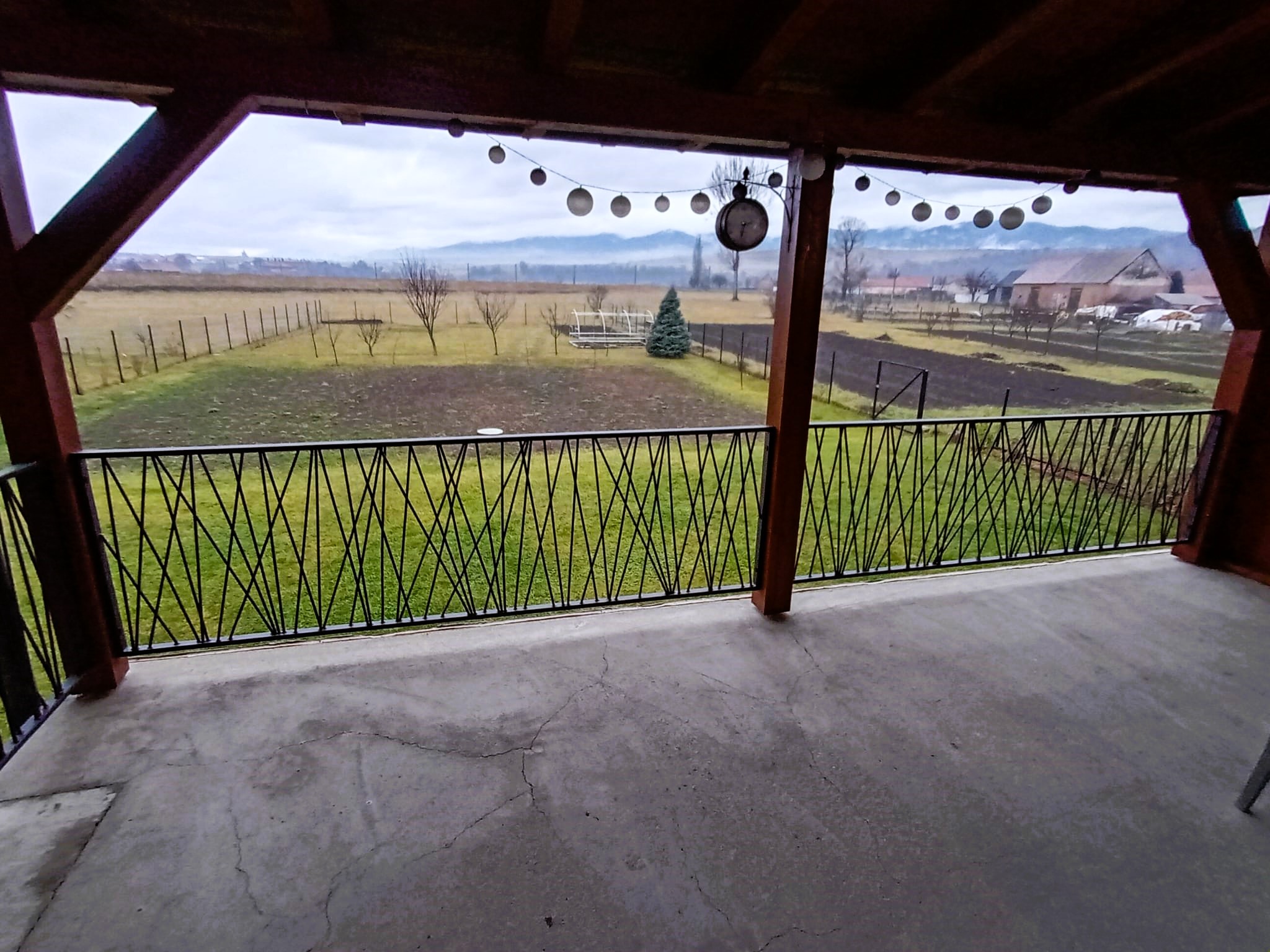 Modern fémkorlát - Balustradă modernă - Modern metal railing 