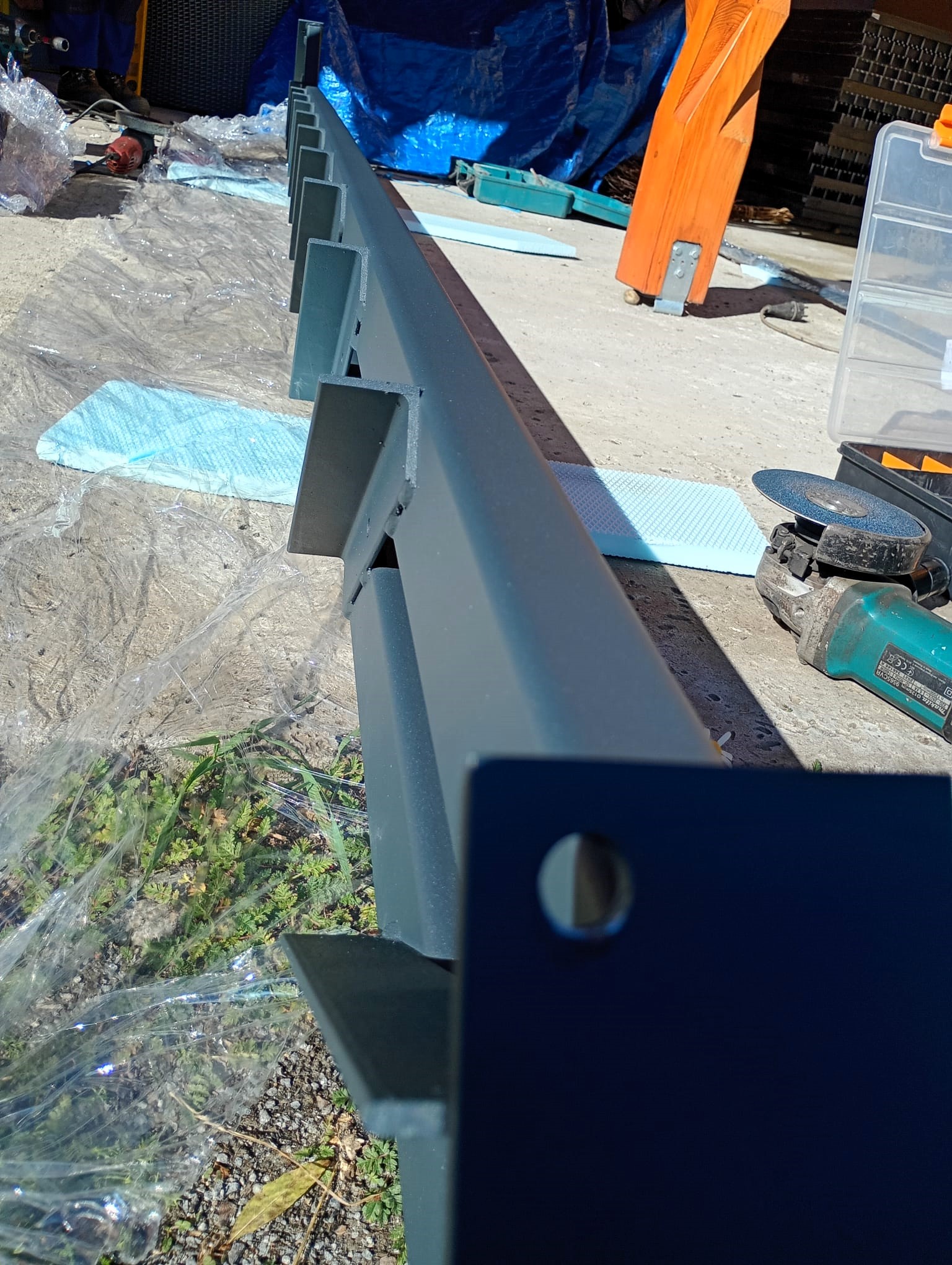 Kültéri fém lépcső - Scară metalică exterioară - Outdoor Metal Staircase