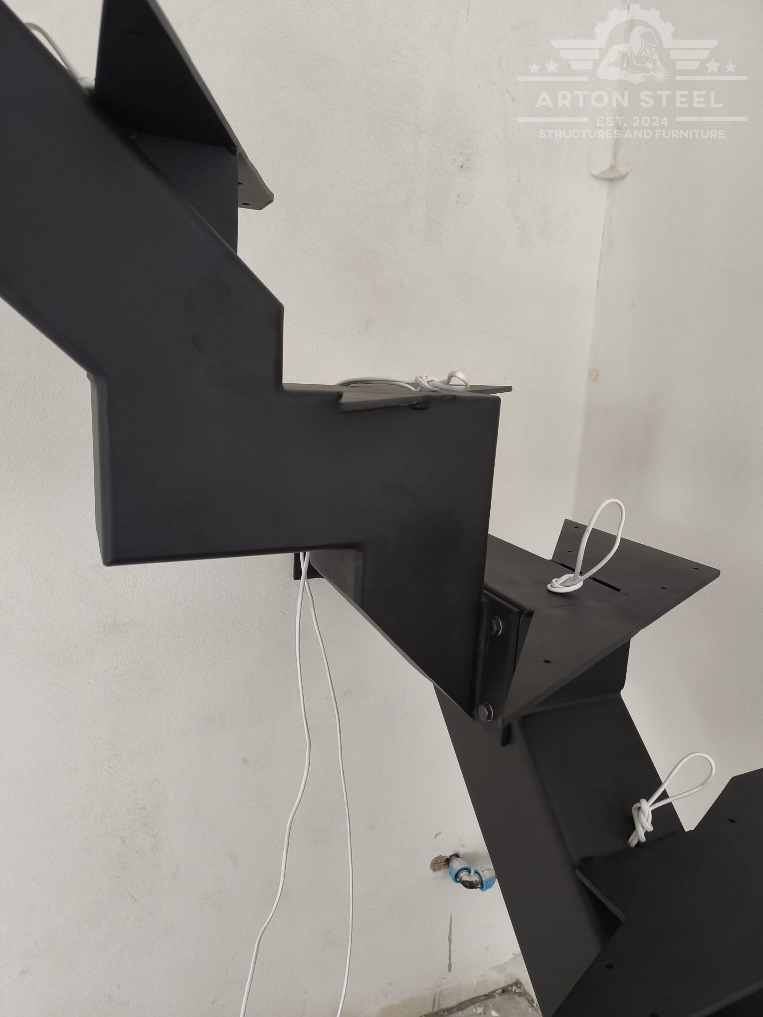 "UTS" Lépcső - Scară "UTS" - Staircase