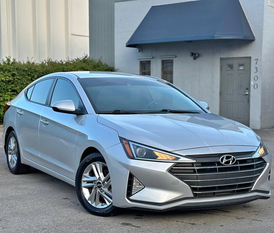 Hyundai Elantra Sedan 2019 (Clean Title)