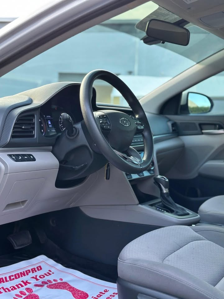 Hyundai Elantra Sedan 2019 (Clean Title)