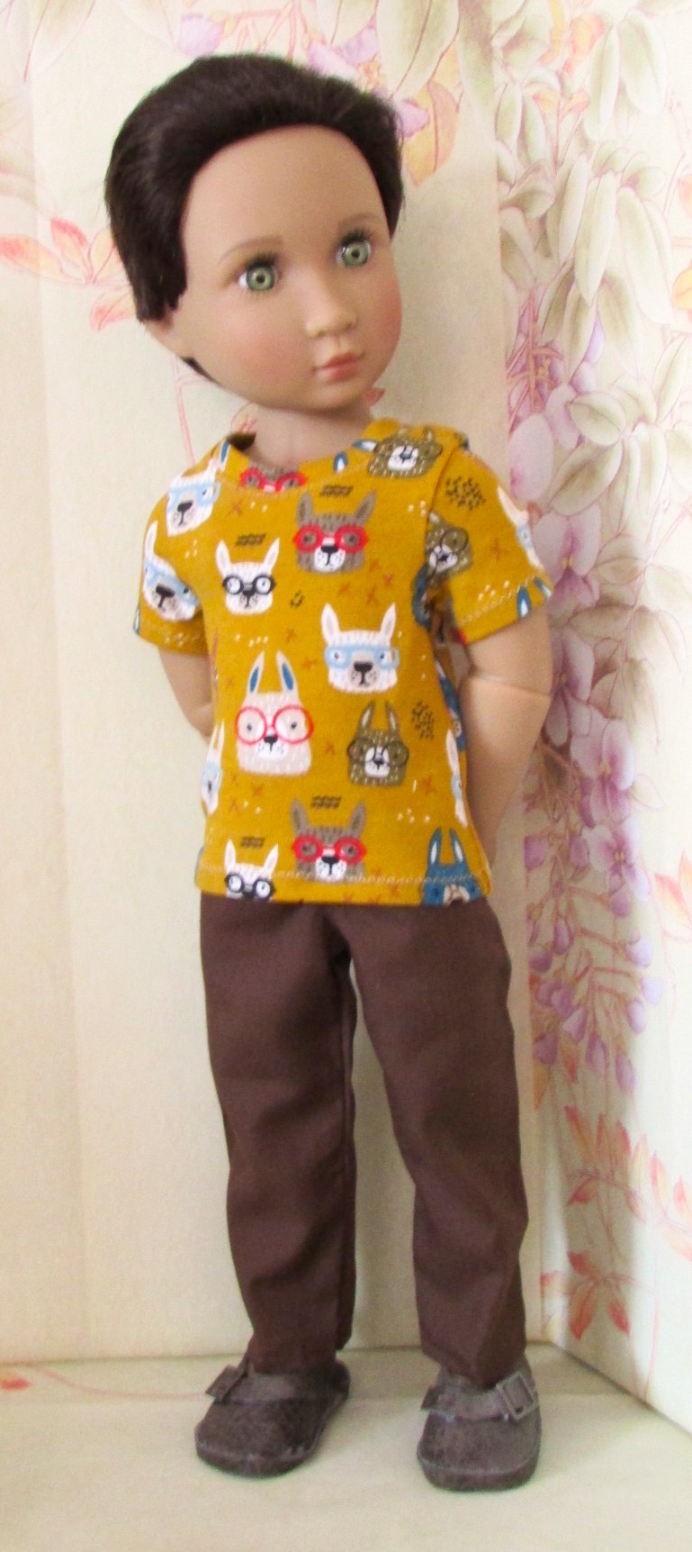 880   Llamas in Glasses Tee Shirt, Brown Jeans and Grey Shoes