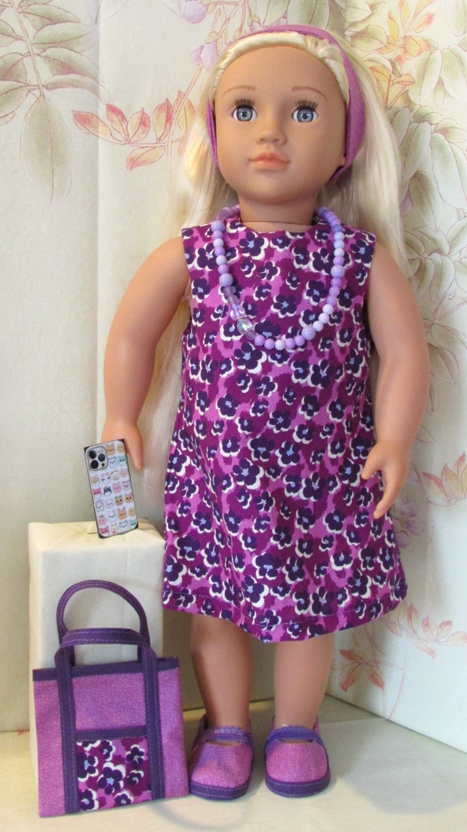 865   Purple Shift Dress with lots of accessories including shoes
