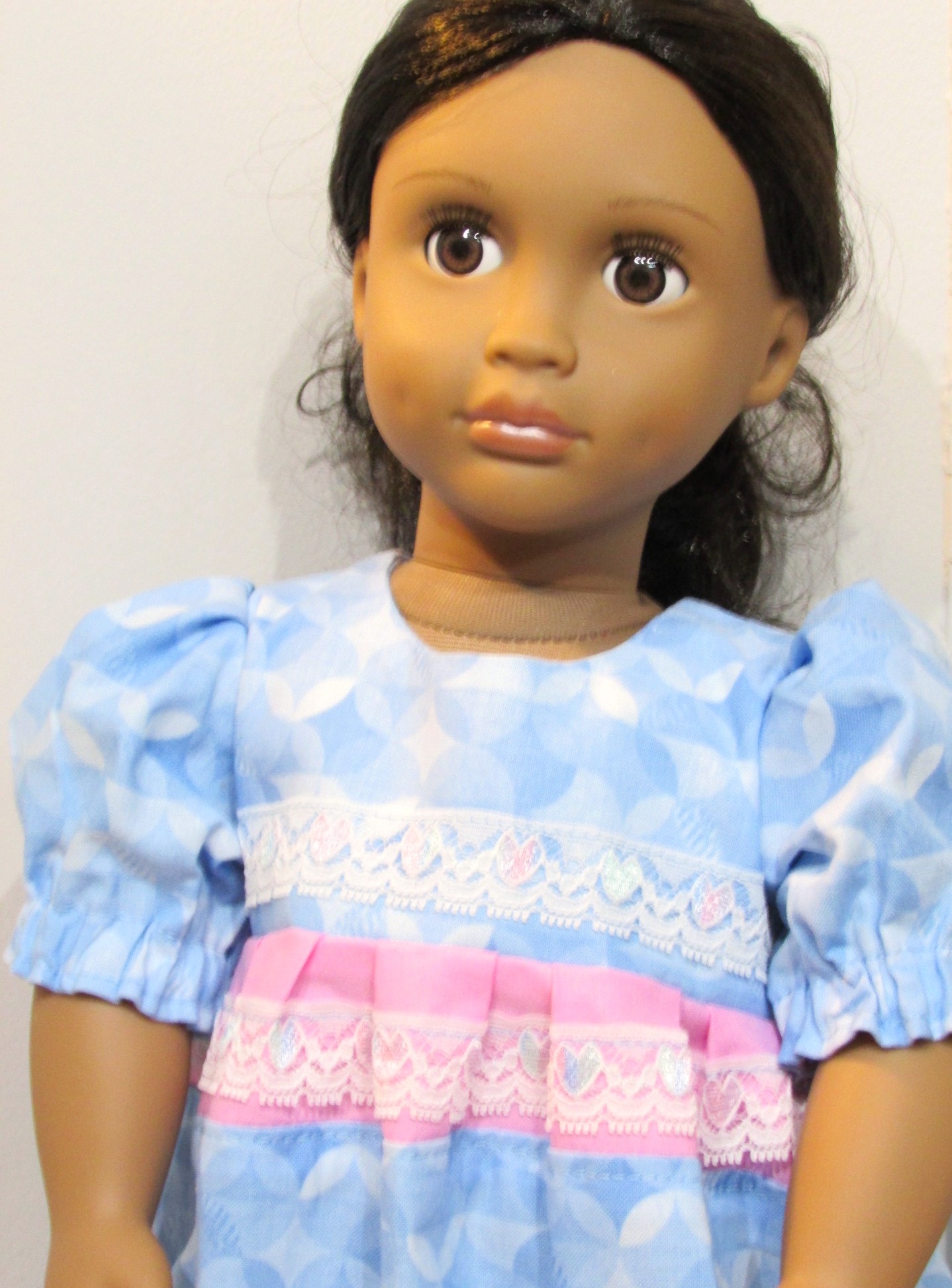 845    Long Blue & Pink Nightie, pale pink slippers, mug