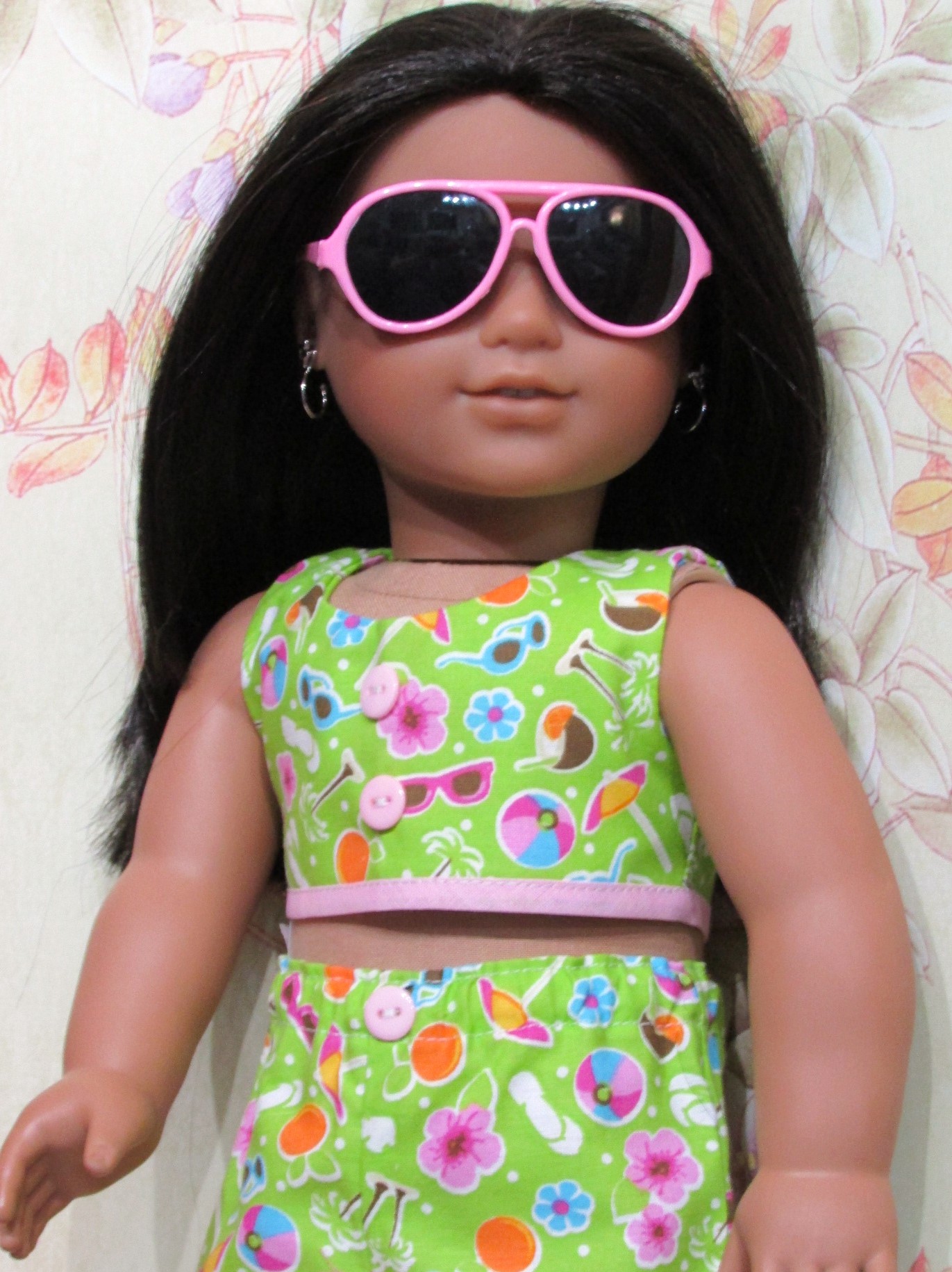 860   Lime Green Beach Set with pink sunglasses