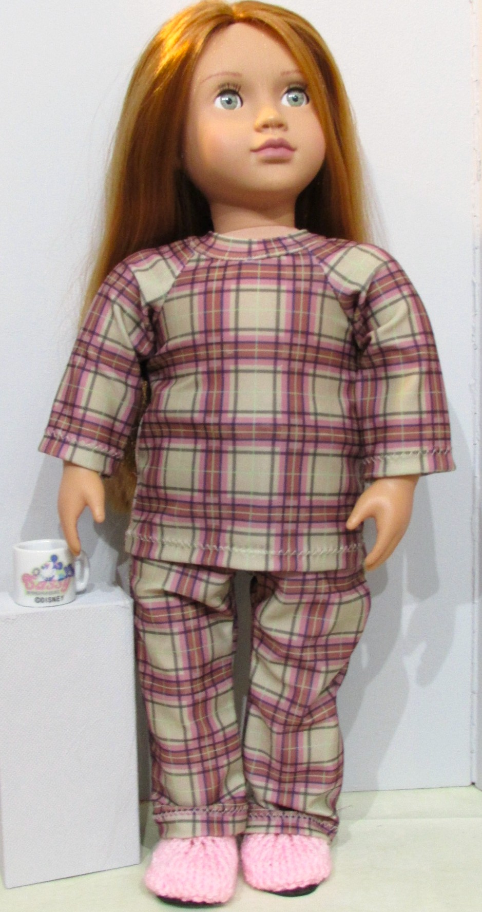 830   Beige & Pink Tartan Pyjamas, pjs, pink slippers, Disney Daisy mug