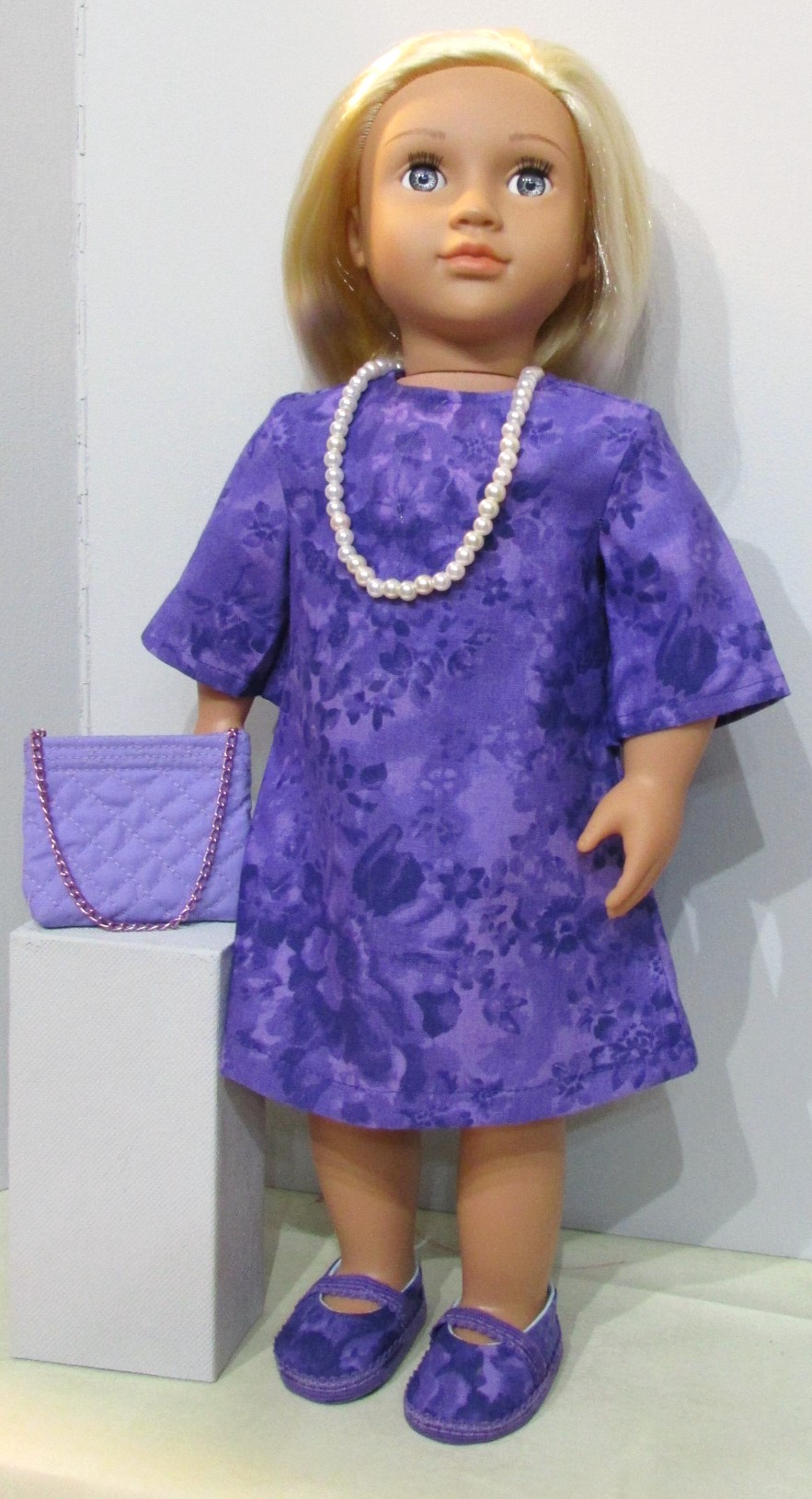 844      Purple Flowers Dress, Shoes & Quilted Bag, Pearl Necklace