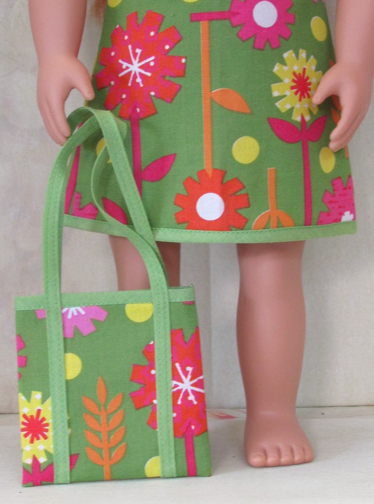 859   Mod Shift Dress in Green, Shoulder Bag, Sunglasses