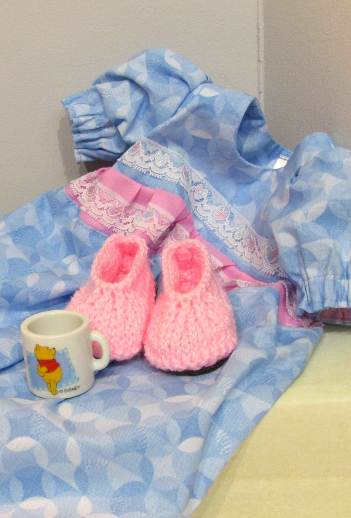 845    Long Blue & Pink Nightie, pale pink slippers, mug