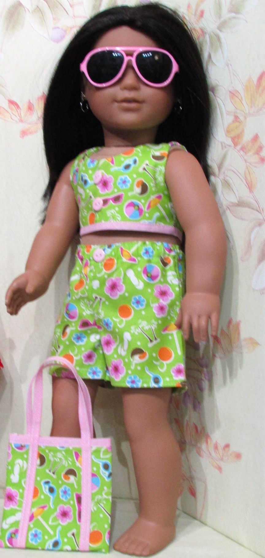 860   Lime Green Beach Set with pink sunglasses