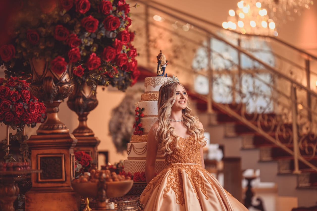 BOLO MARIANA (BELA E A FERA)