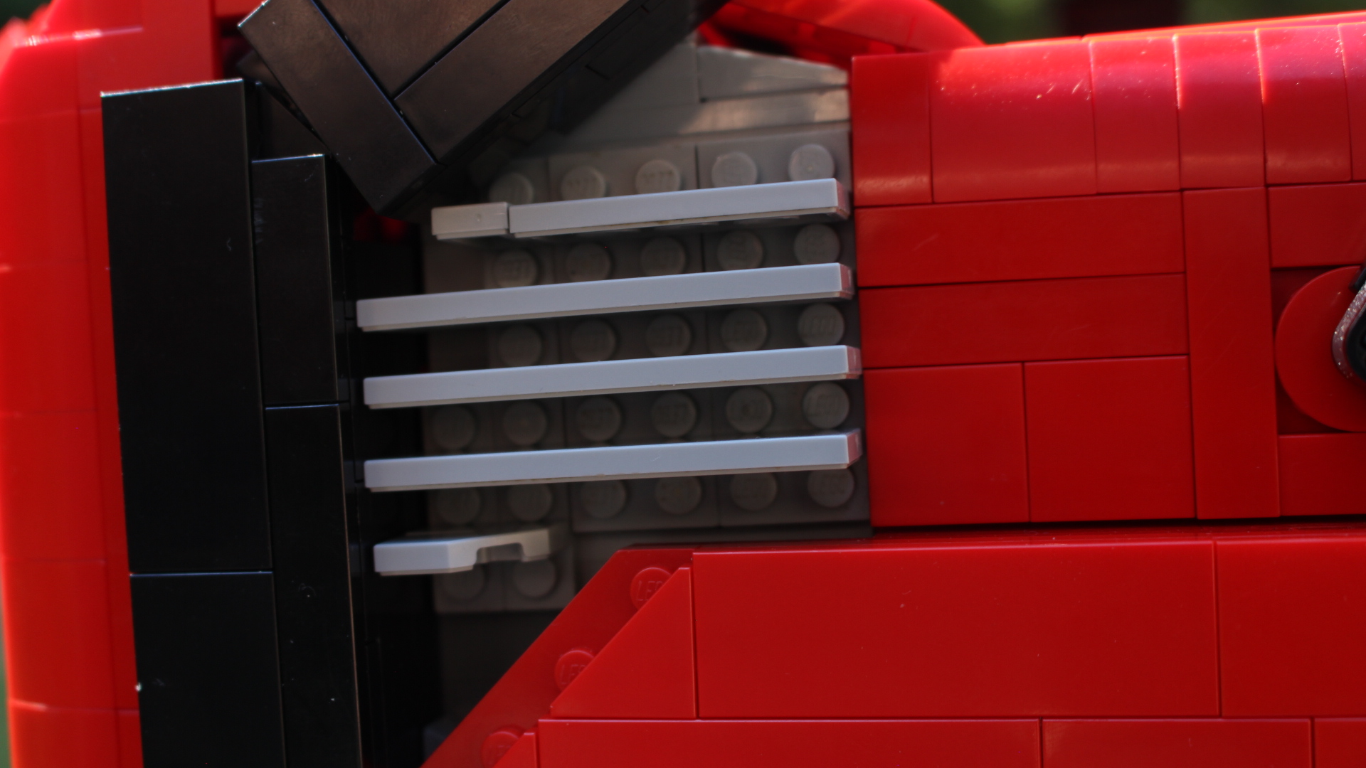 LVE Chainsaw MOC
