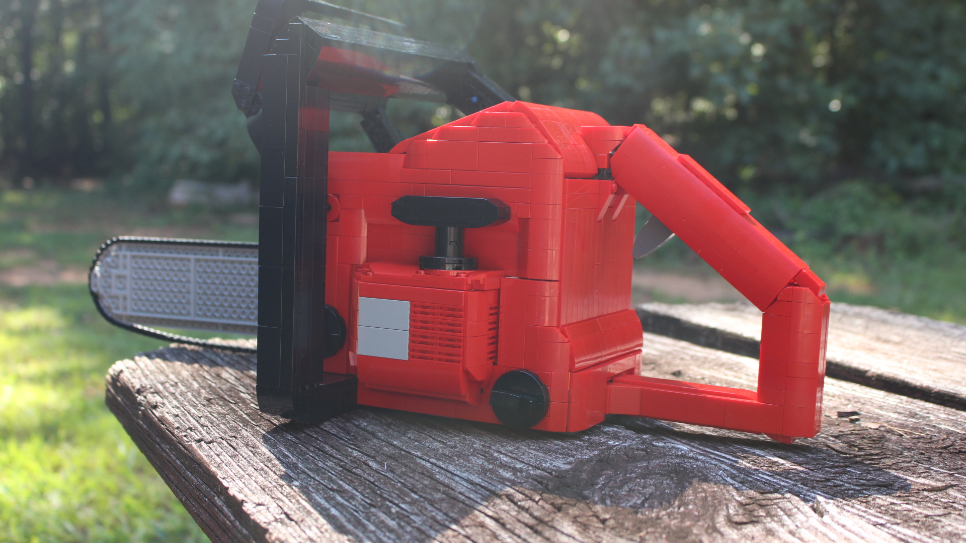 LVE Chainsaw MOC