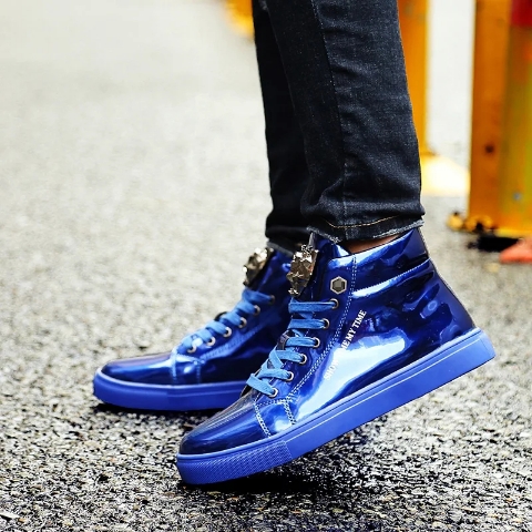 Baskets montantes bleues brillantes style British pour Homme