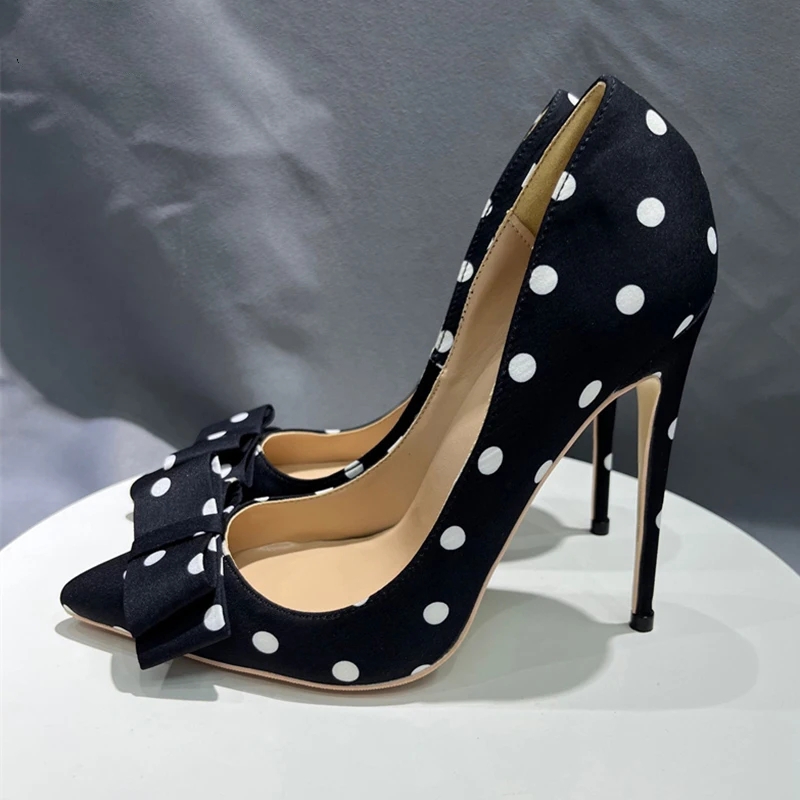 Escarpins talons aiguilles en satin noir à pois pour femmes avec nœud papillon