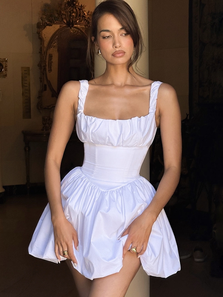 Robe blanche à volants pour femmes, sans manches, lanières de spaghetti
