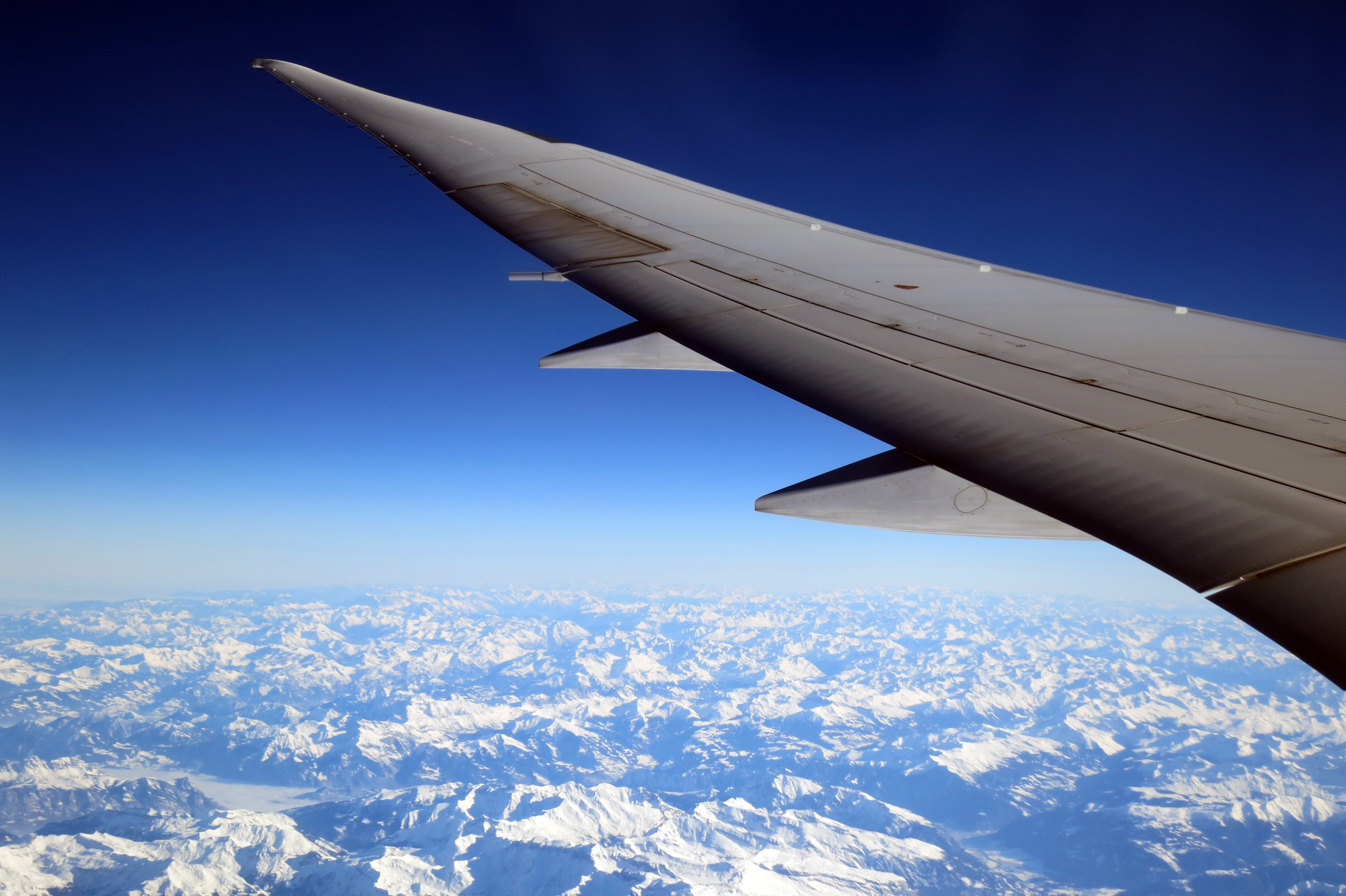 Nous trouvons vos billets d'avion, de train, de bus ou de location de voiture