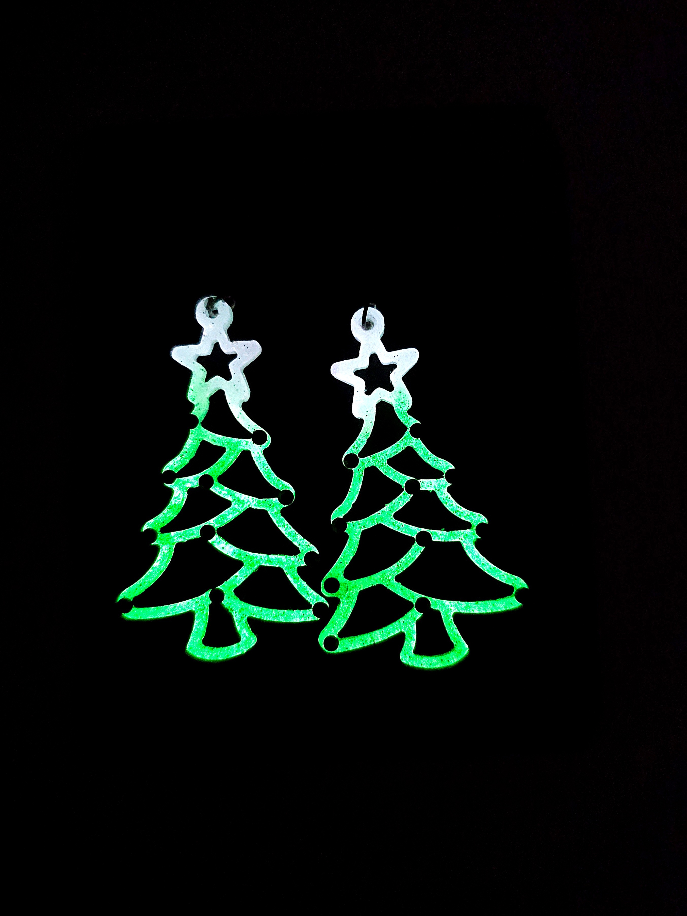 🎄✨ JingleGlow Tree Earrings ✨🎄