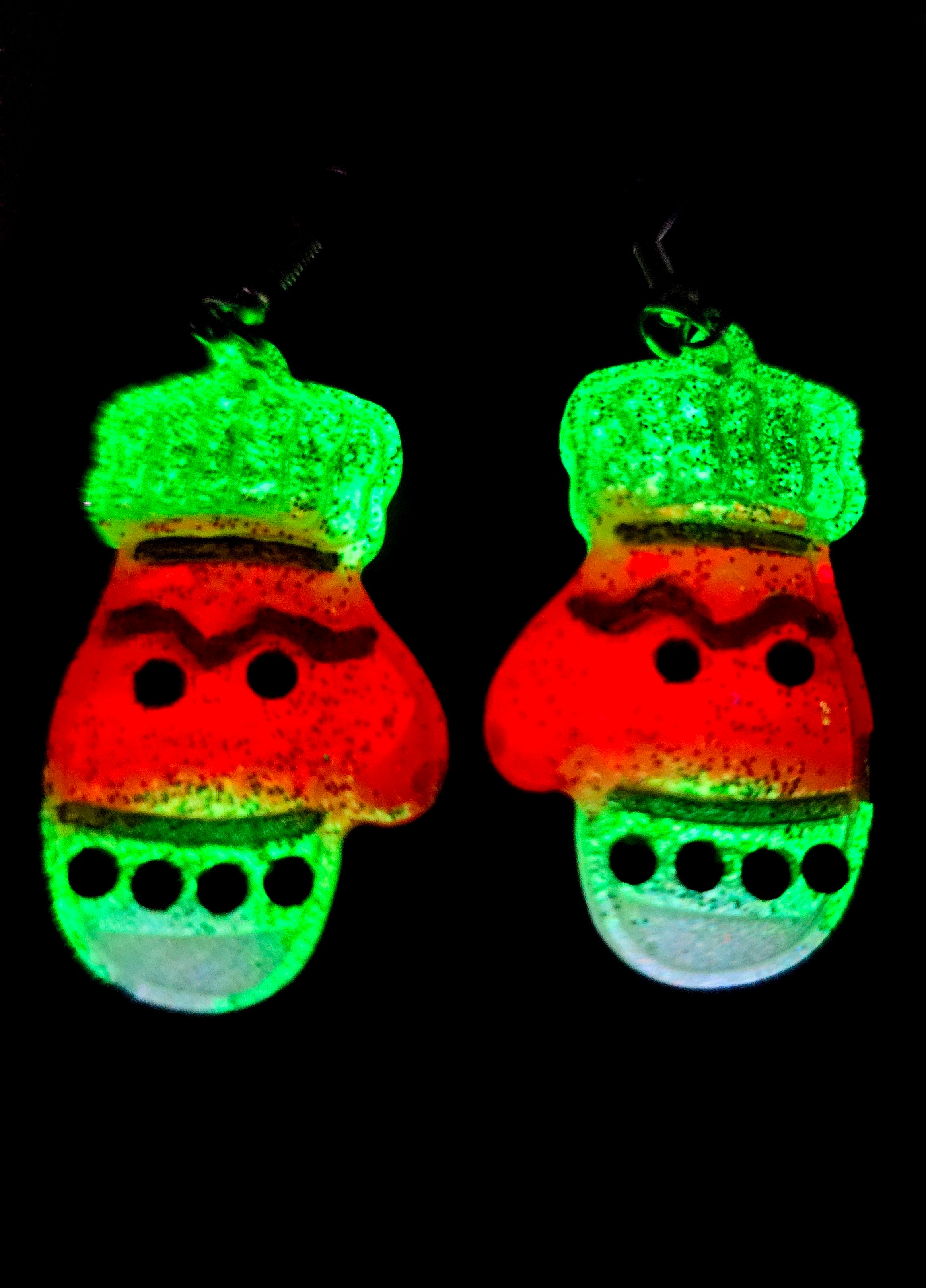 🎁Enchanted Holiday Glow Mitten Earrings🎁