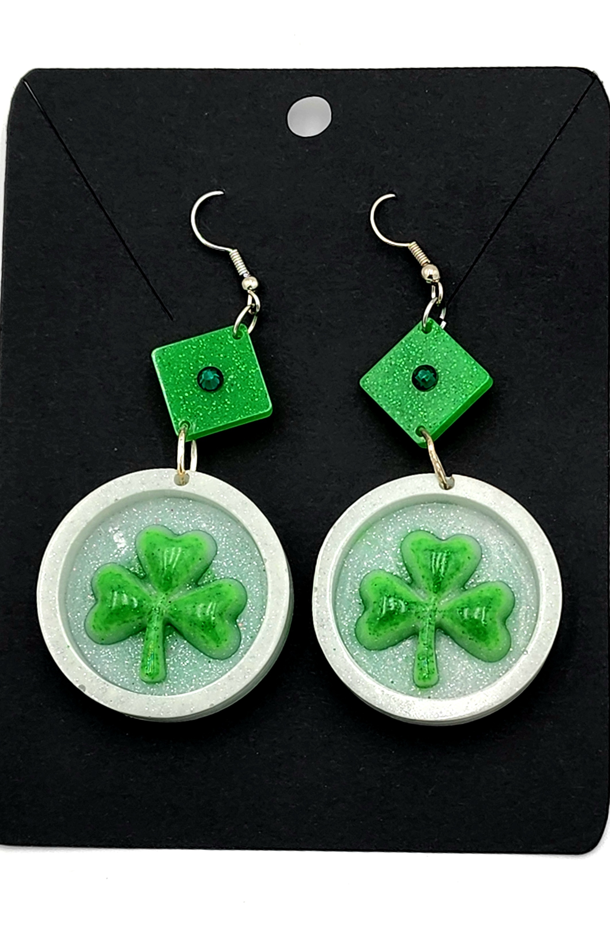 🍀✨ Lucky Glow Shamrock Sparkle Earrings ✨🍀