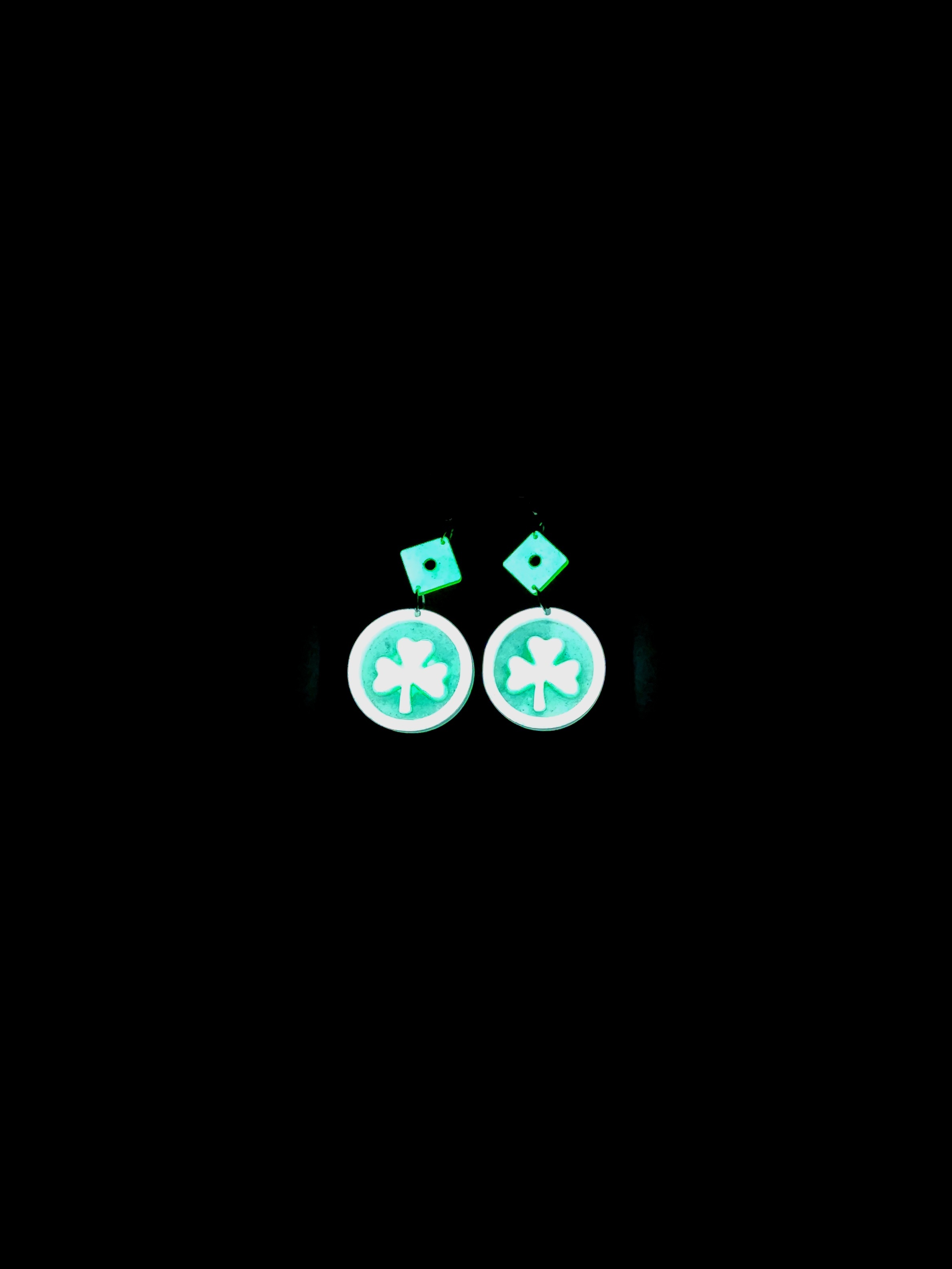 🍀✨ Lucky Glow Shamrock Sparkle Earrings ✨🍀