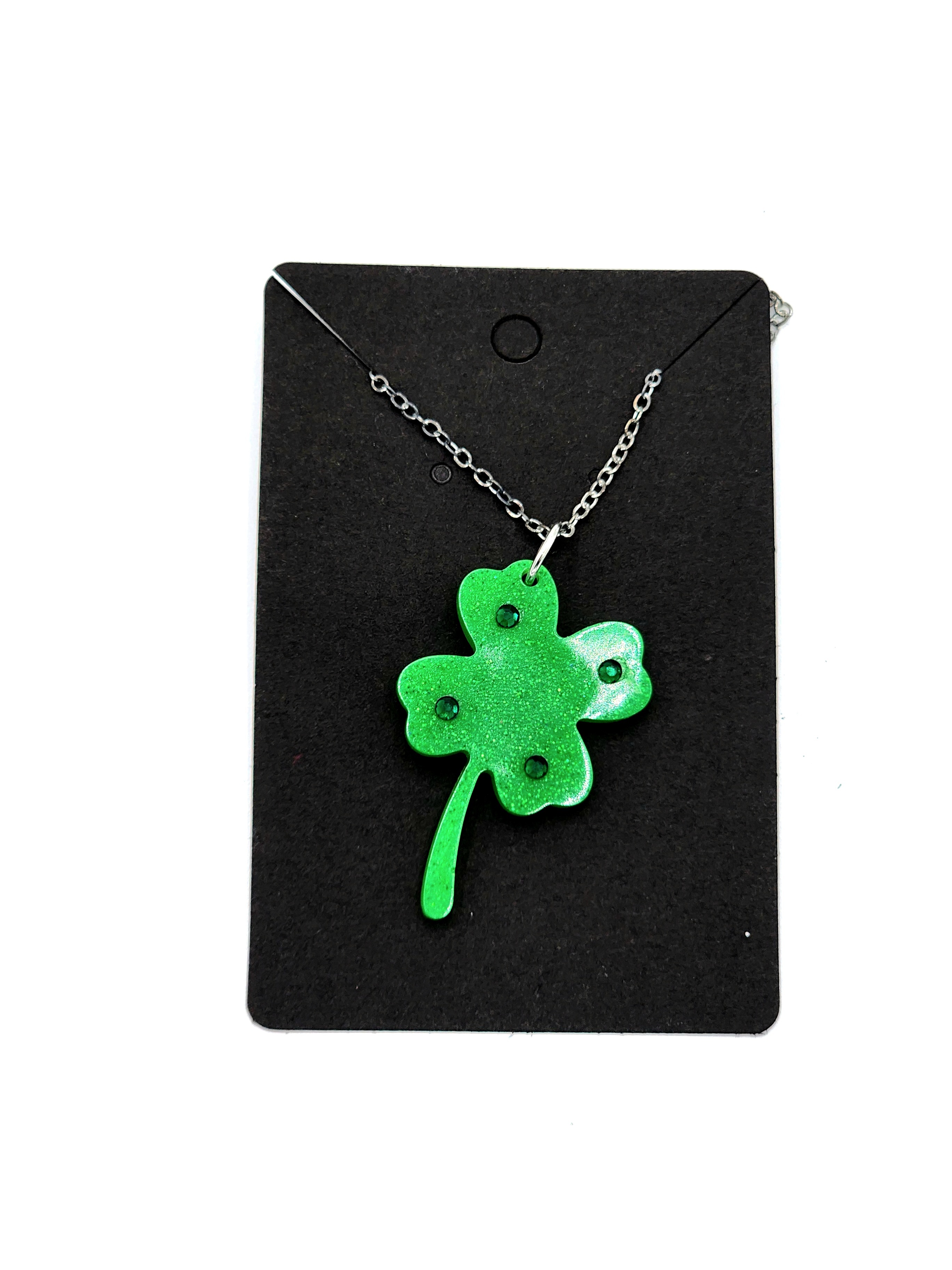 🍀✨ Lucky Glo-Glam Clover Necklace ✨🍀