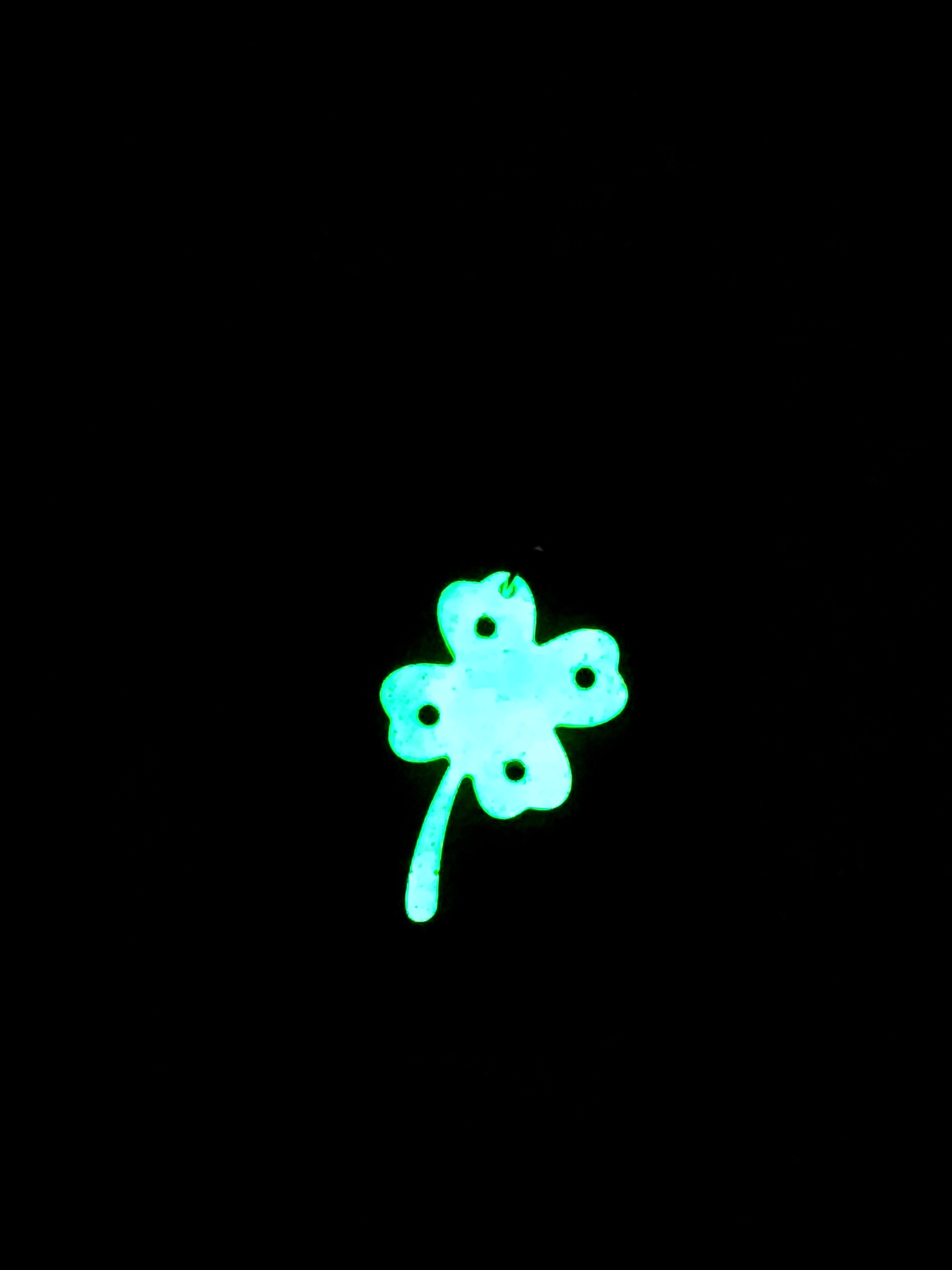 🍀✨ Lucky Glo-Glam Clover Necklace ✨🍀