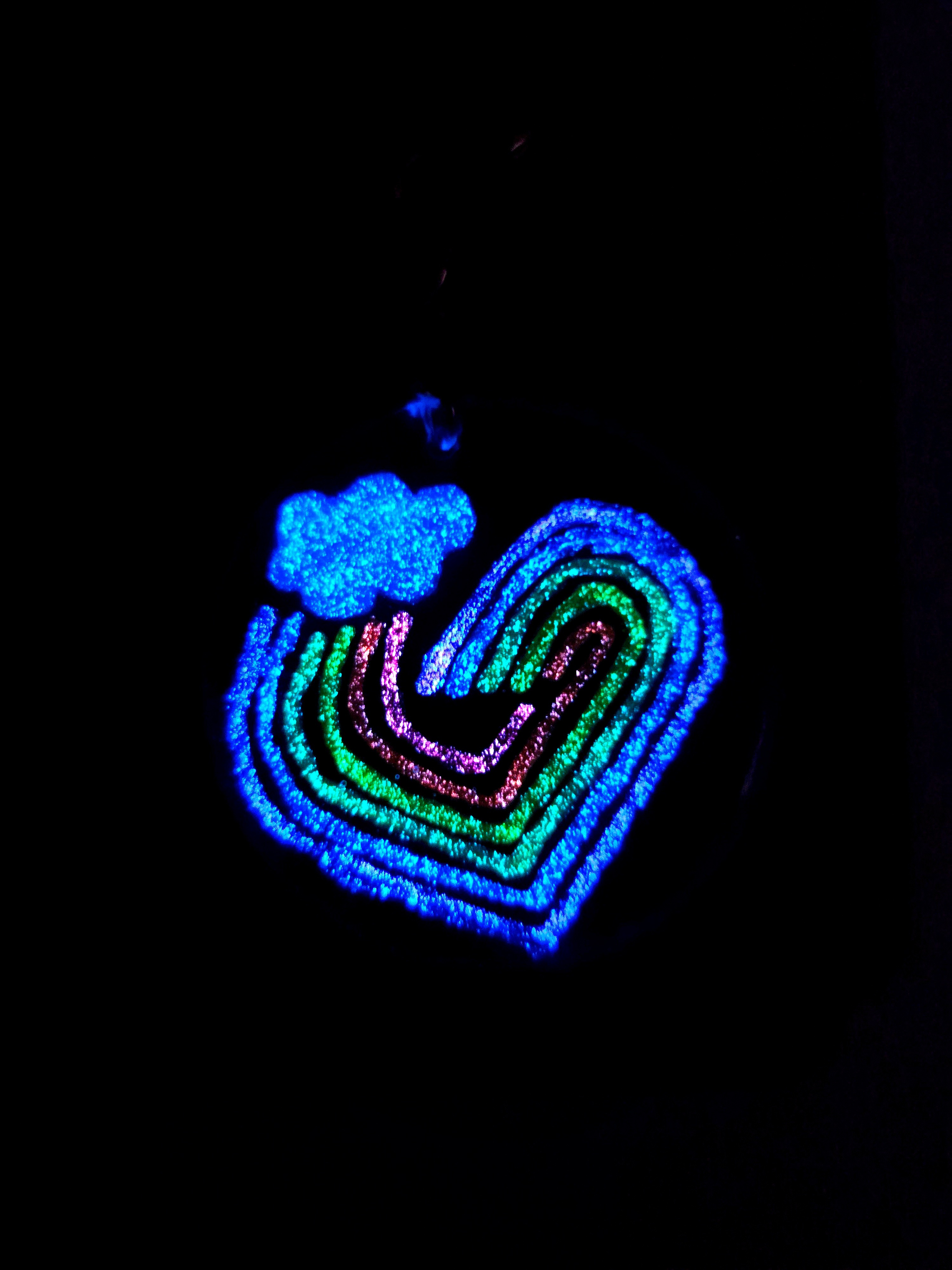✨🌈 Rainbow Heart Glow Keychain☁️💖