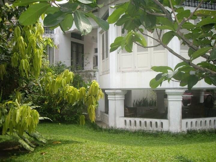 DIJUAL Rumah Plus Kolam Renang
