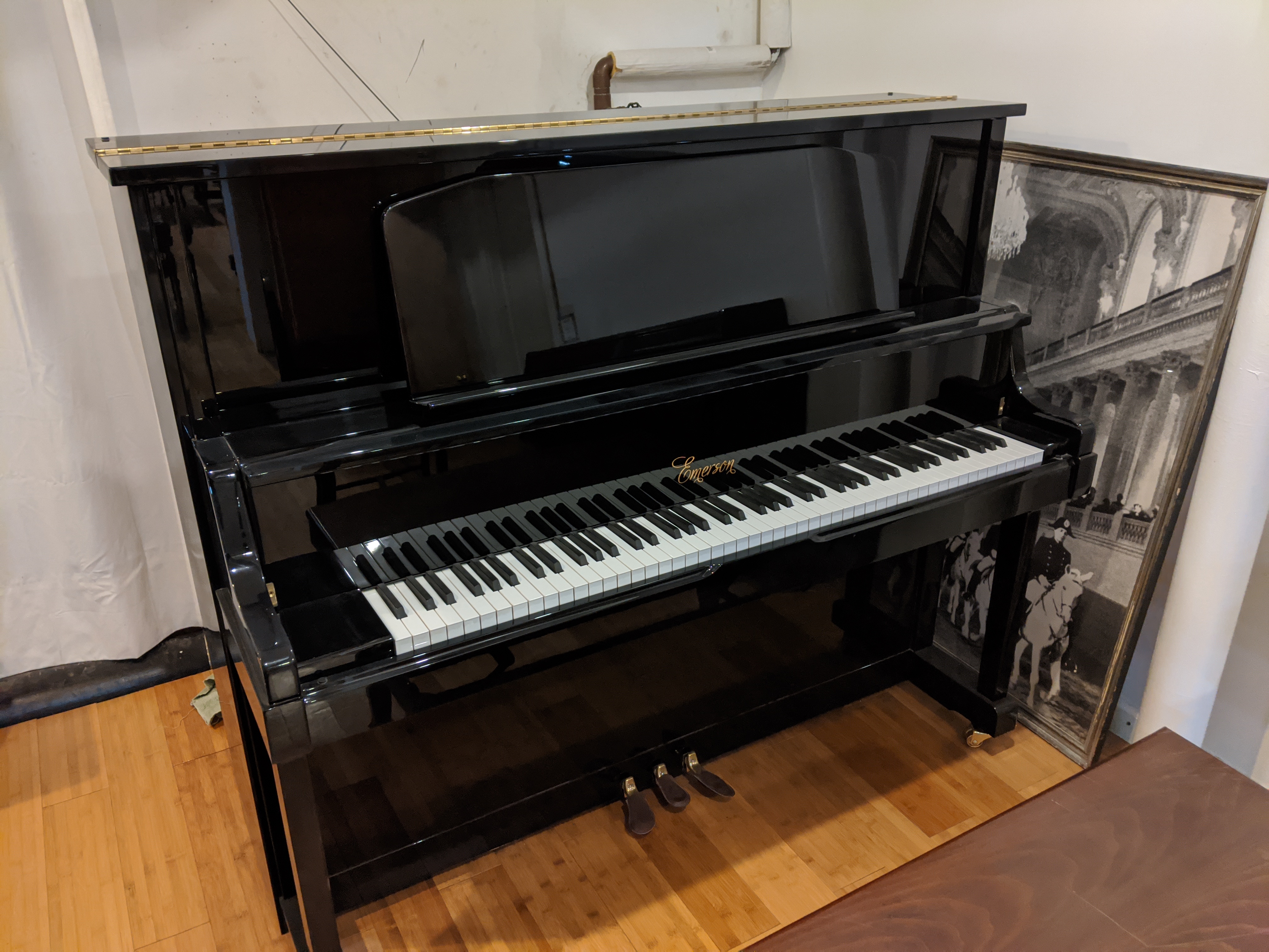 Emmerson 52" upright