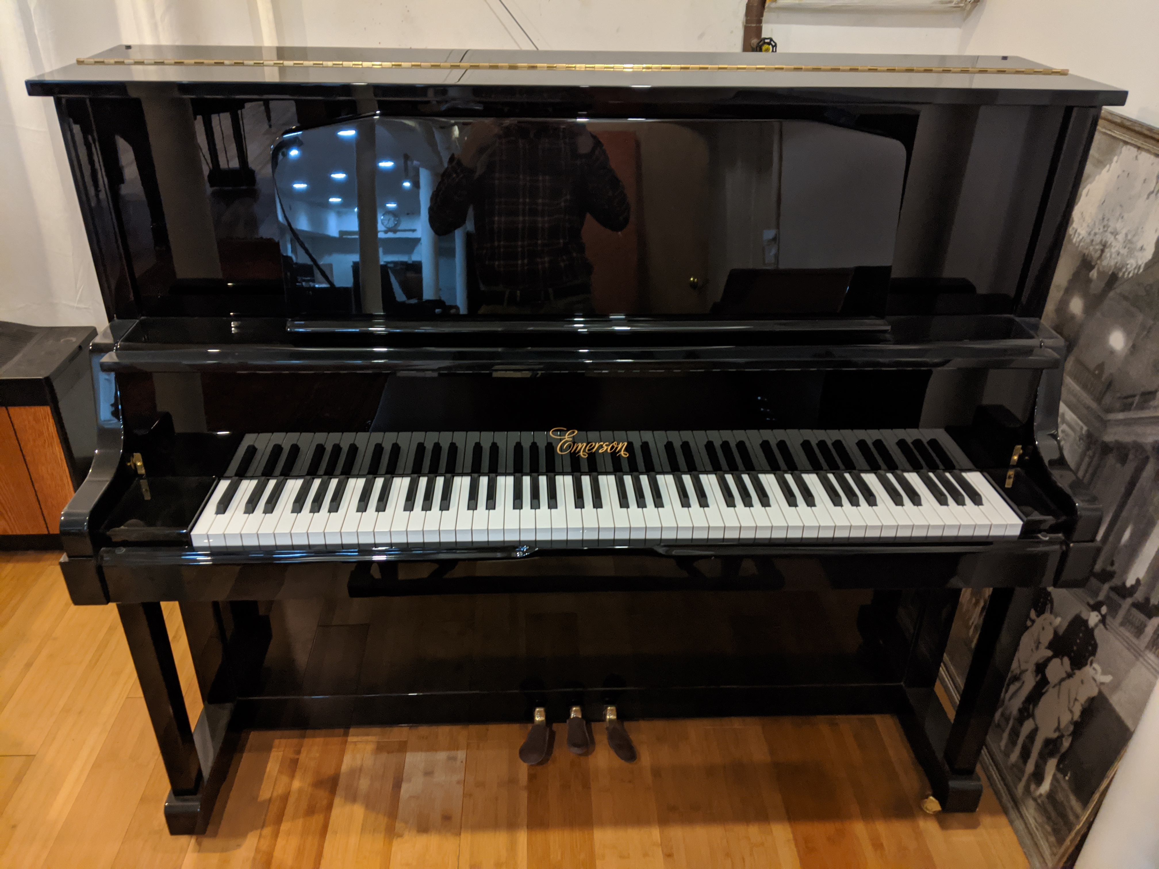 Emmerson 52" upright 