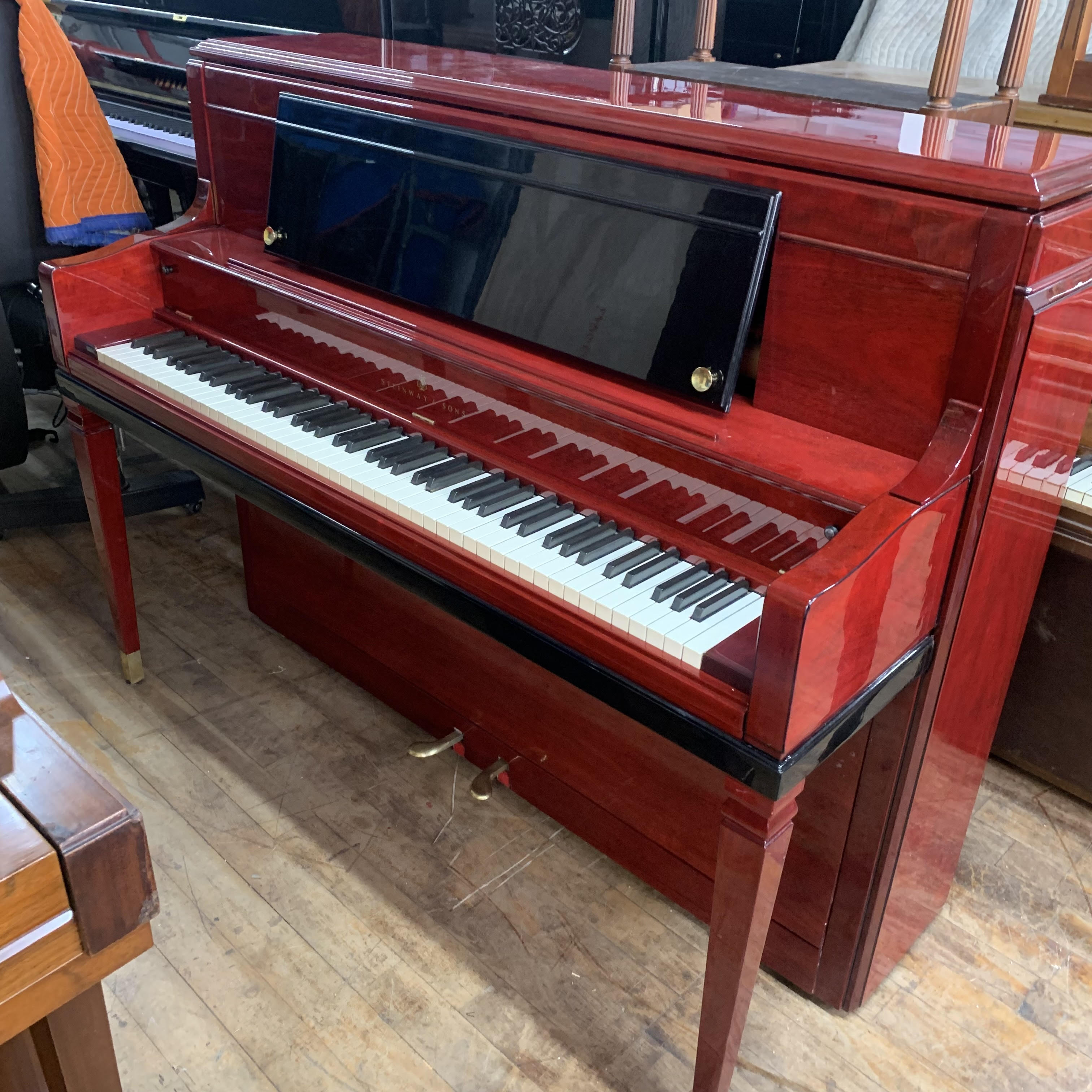 Steinway Sheraton Red/Black