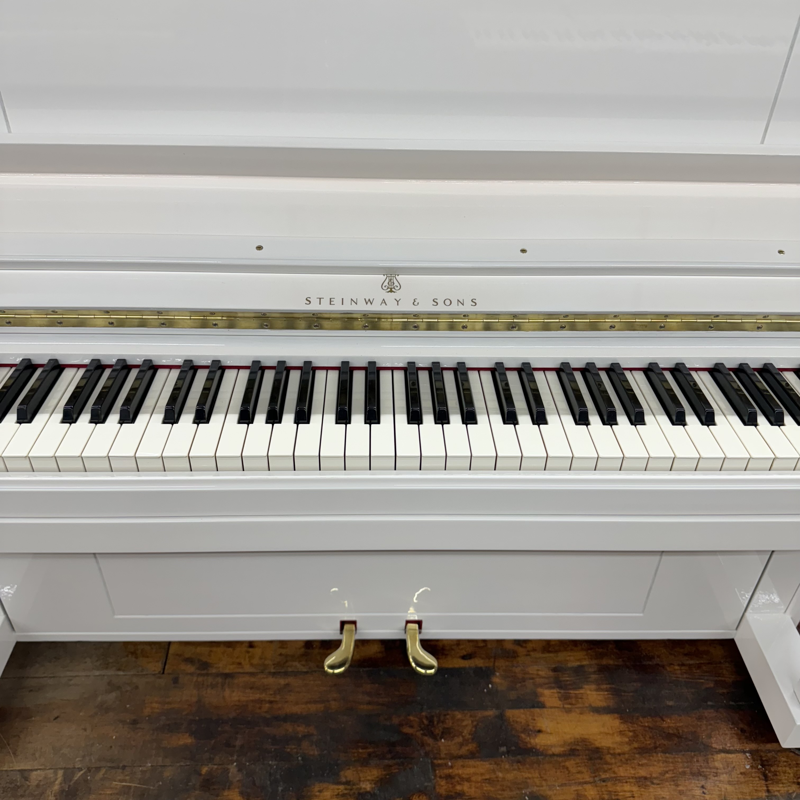 Steinway 1098 White upright Ra