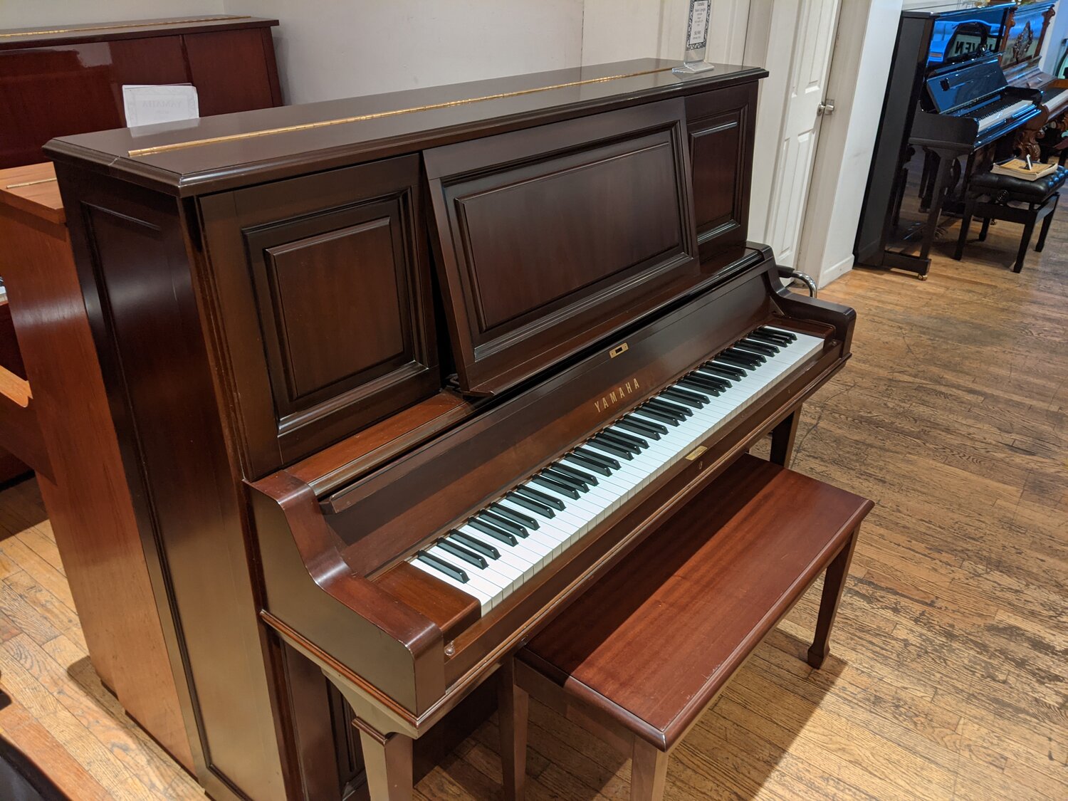 Yamaha W201 52" Upright Piano
