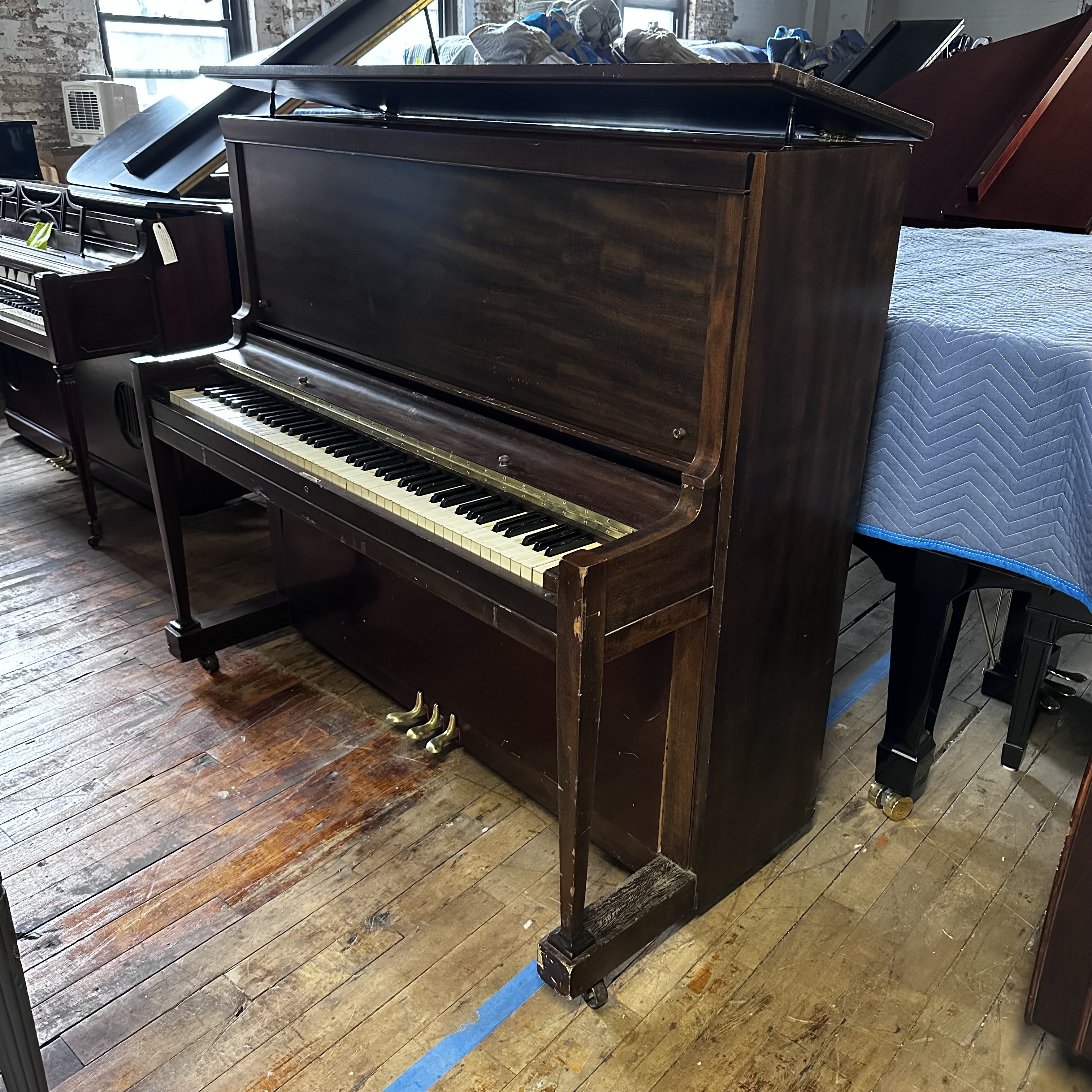 Kurtzman Tall Upright