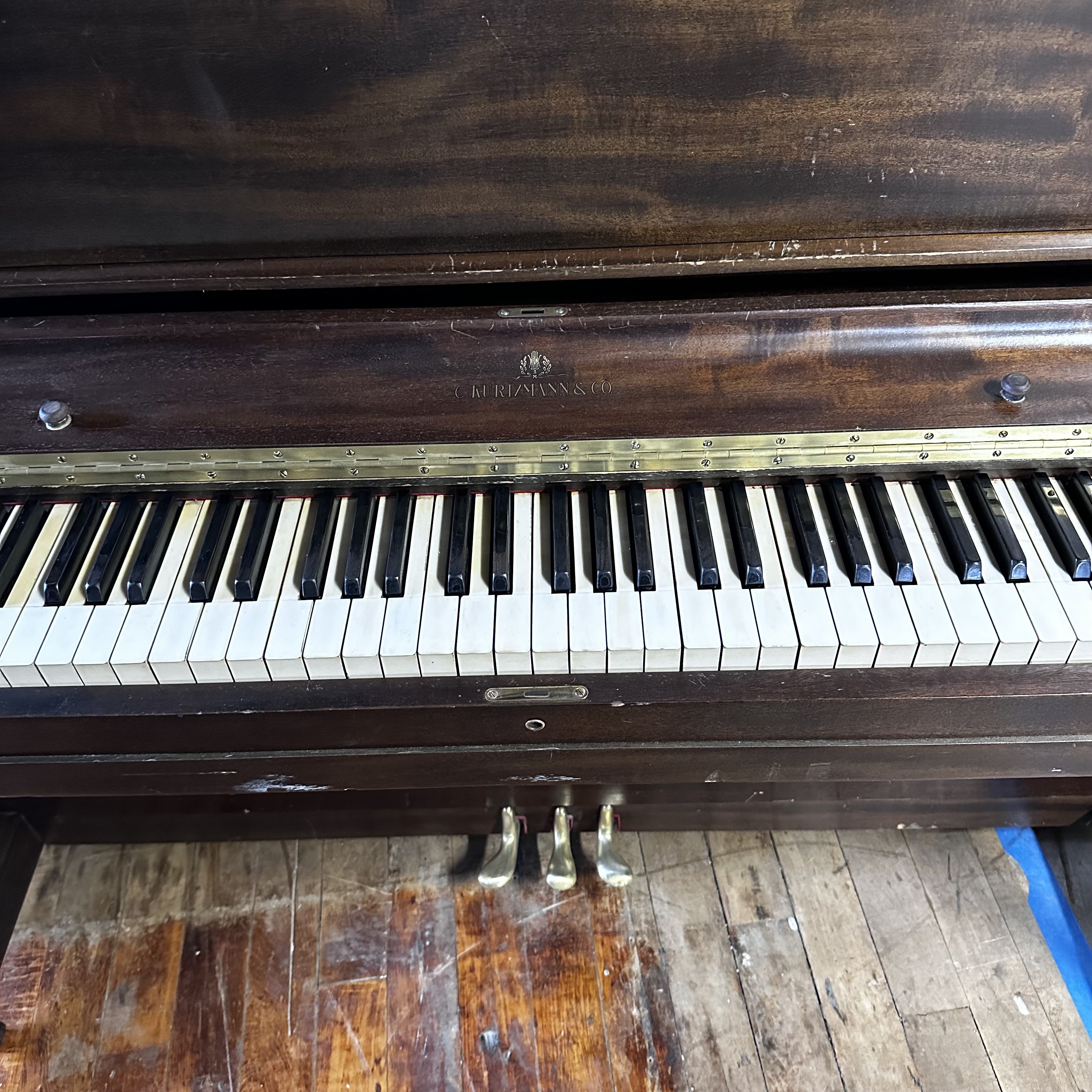 Kurtzman Tall Upright 