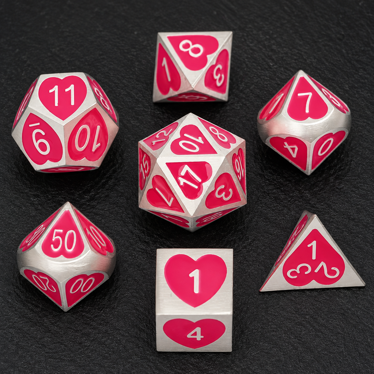 Set de dés métalliques rose cœur