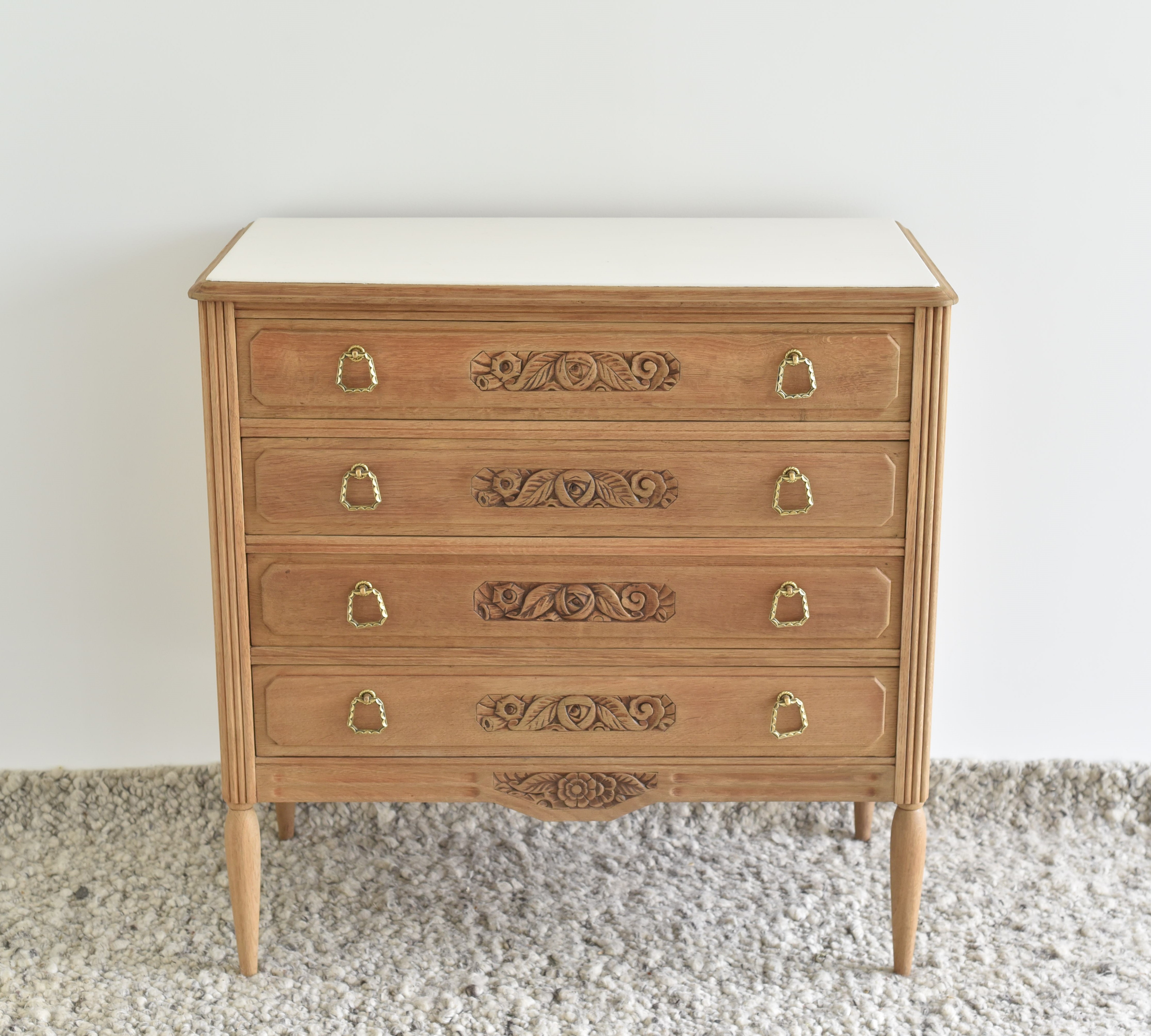 Commode Art Déco pieds fuseaux Sold Out