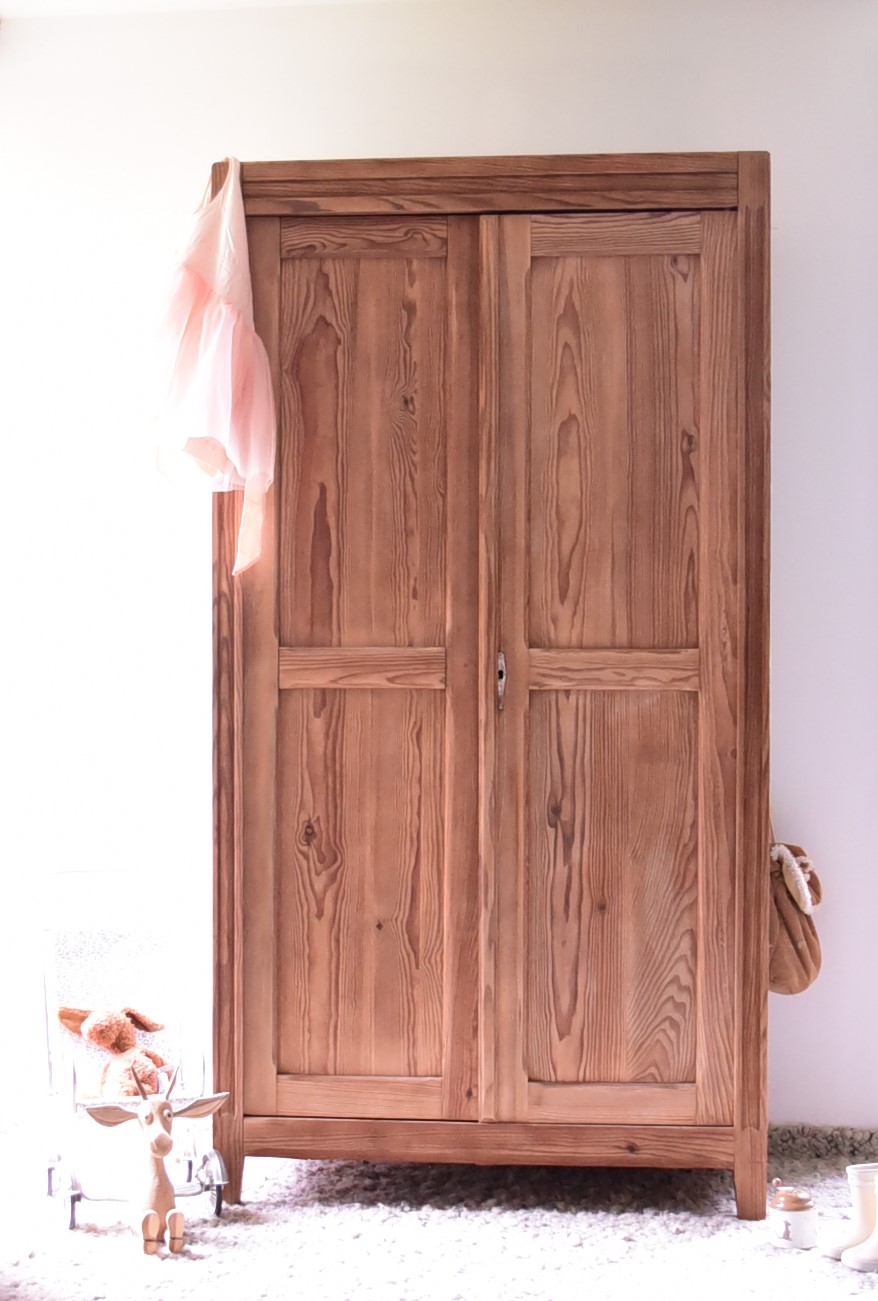 Armoire en pin Sold Out