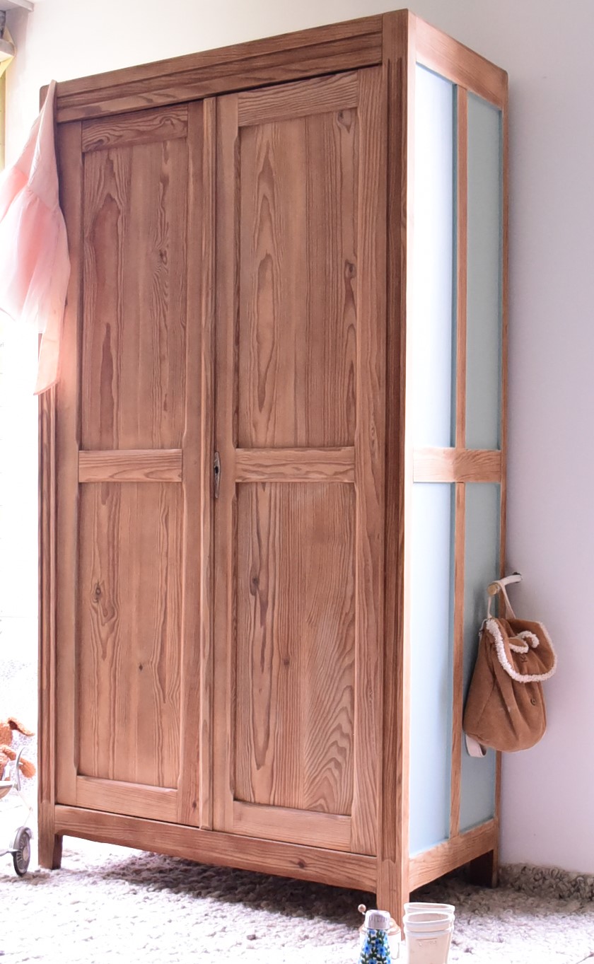 Armoire en pin Sold Out