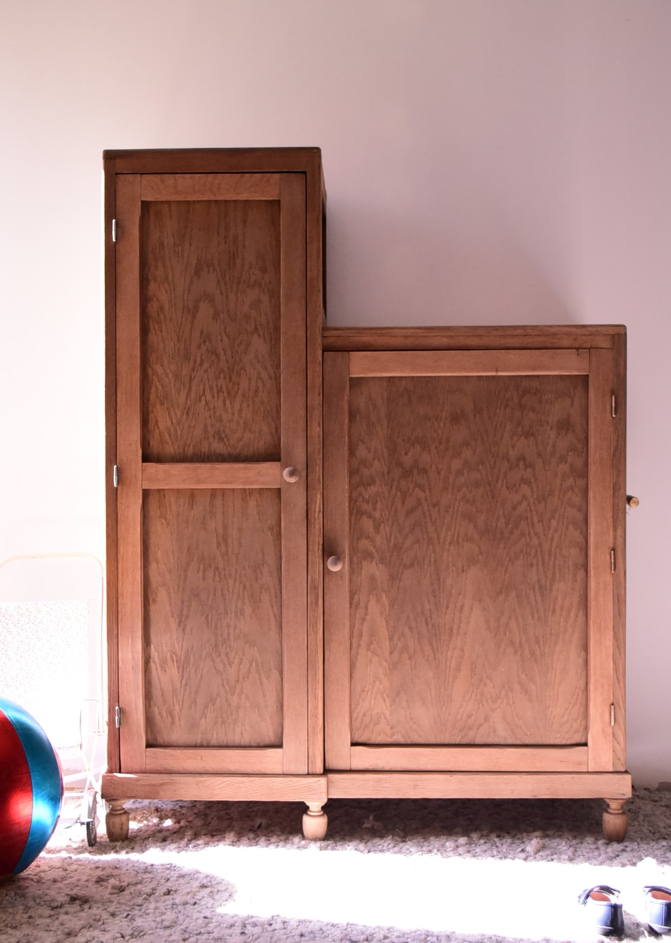 Armoire asymétrique