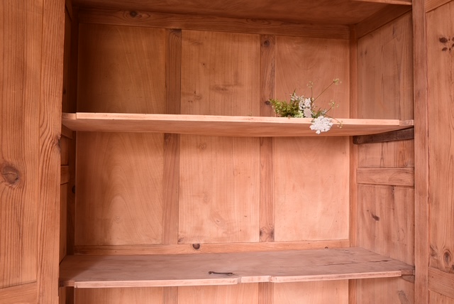 Armoire campagnarde 