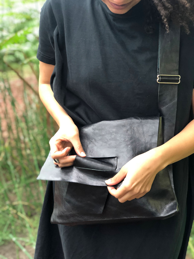 MESSENGER - VegetalBlack